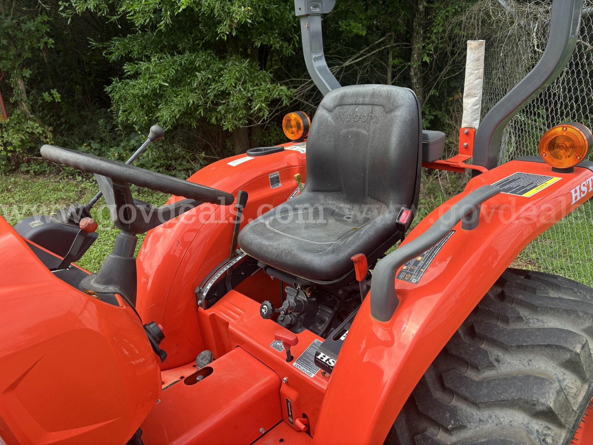 2022 Kubota L3301HST Tractor UNIT 74746 Kubota L3301HST Government Surplus Auction - Photo #5