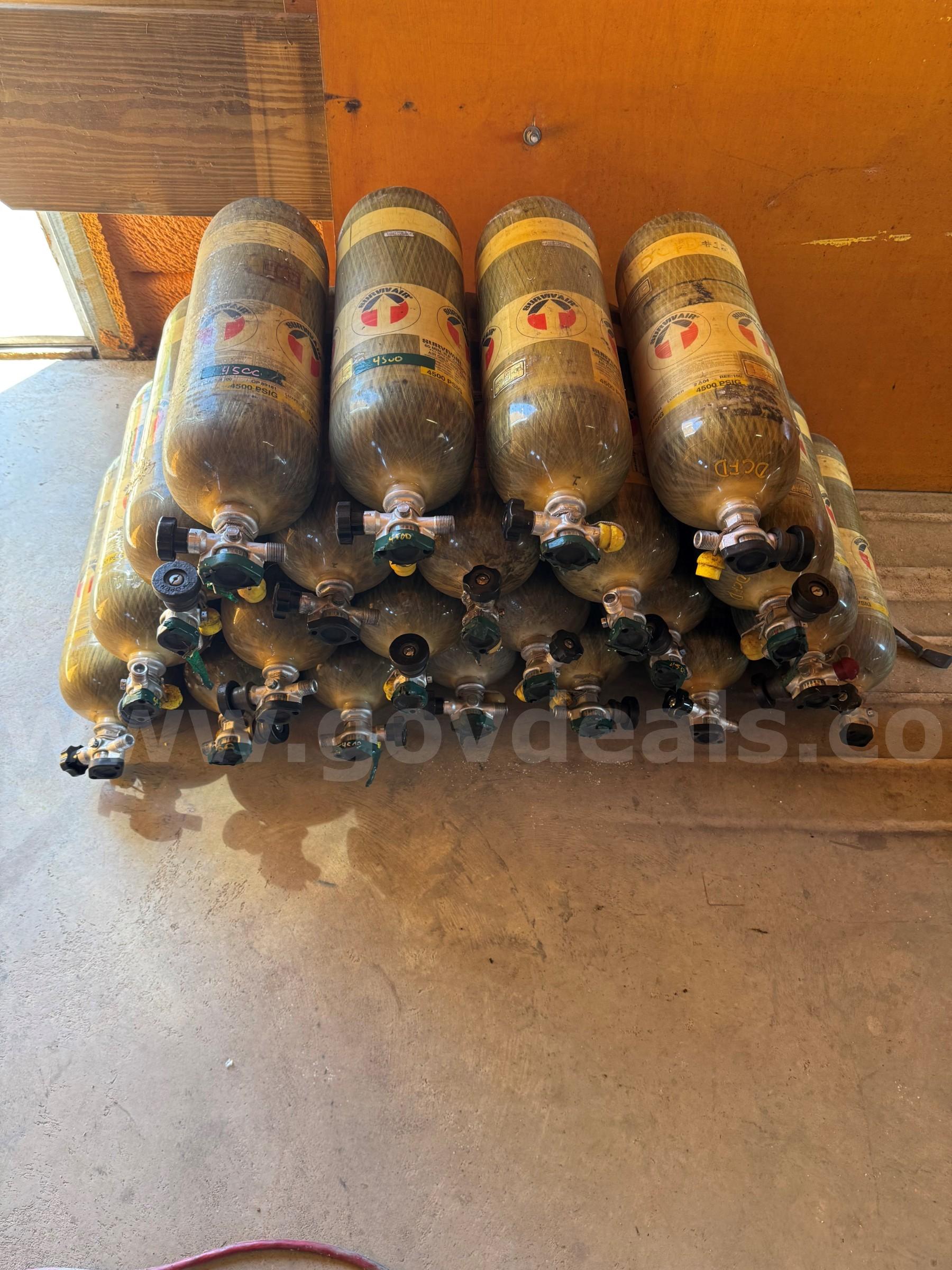 Survivair 4,500 PSI Carbon Carbon Cylinder  500 Government Surplus Auction - Primary Photo