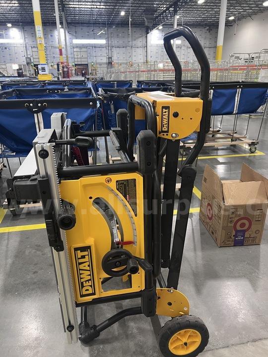 DeWalt Table Saw with DWE74911 Rolling Stand/Table – Non-Operational Dewalt DWE74911 Government Surplus Auction - Photo #2