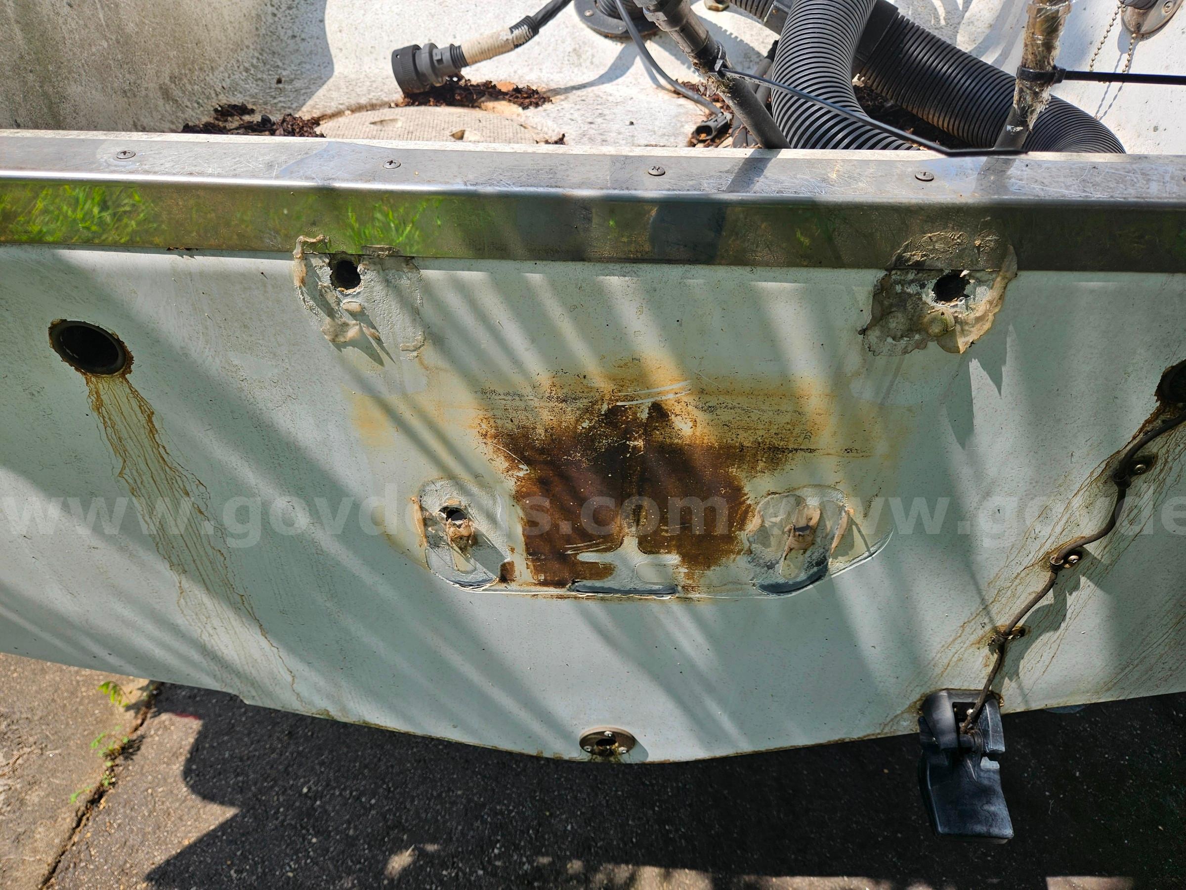 Boat and EZ loader Trailer. EZ LOADER TL Government Surplus Auction - Photo #2