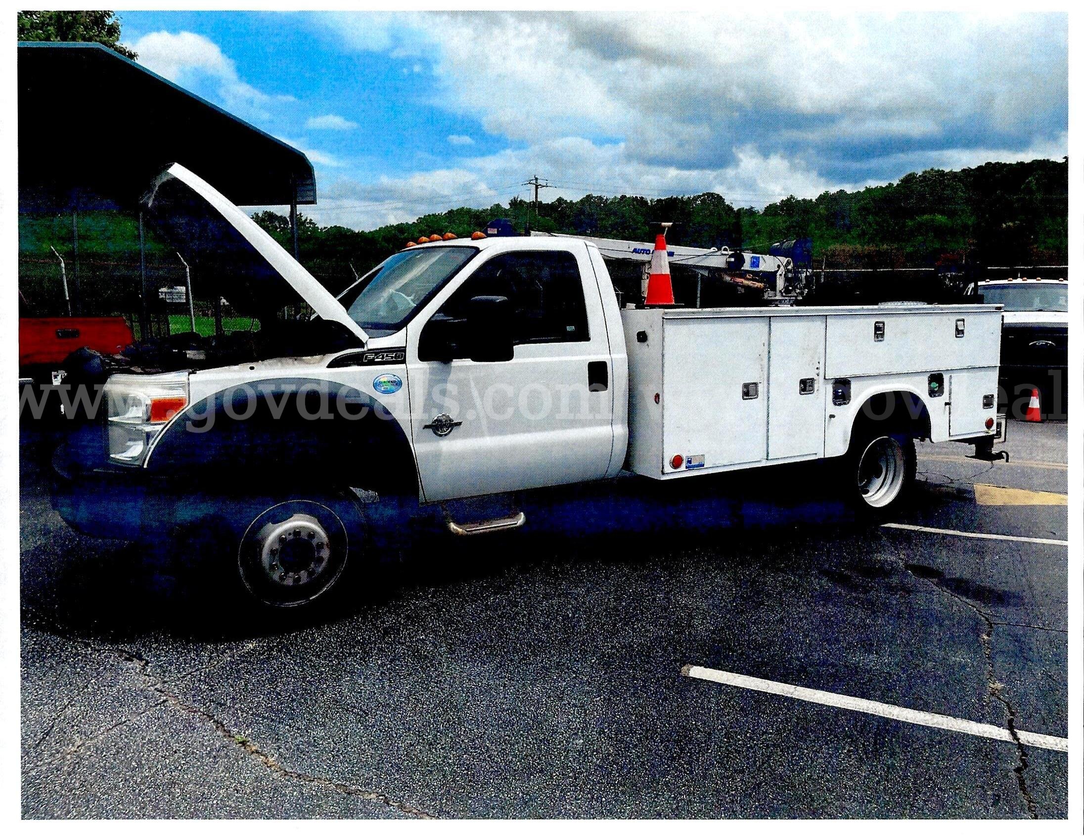 2012 Ford F-450 SD Ford F-450 Government Surplus Auction - Photo #3