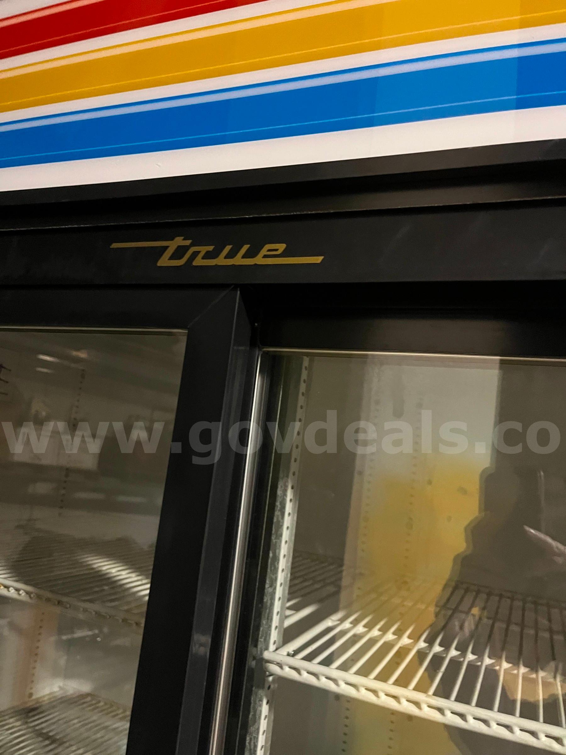True Lab Refrigerator True GDM-47-LD Government Surplus Auction - Photo #2