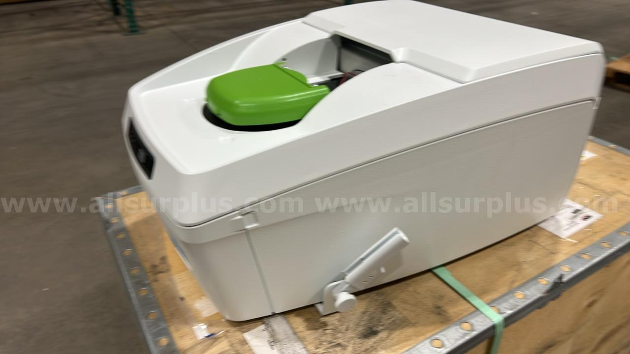 PerkinElmer Differential Scanning Calorimeter, DSC 8000 PerkinElmer 8000 Government Surplus Auction - Photo #3