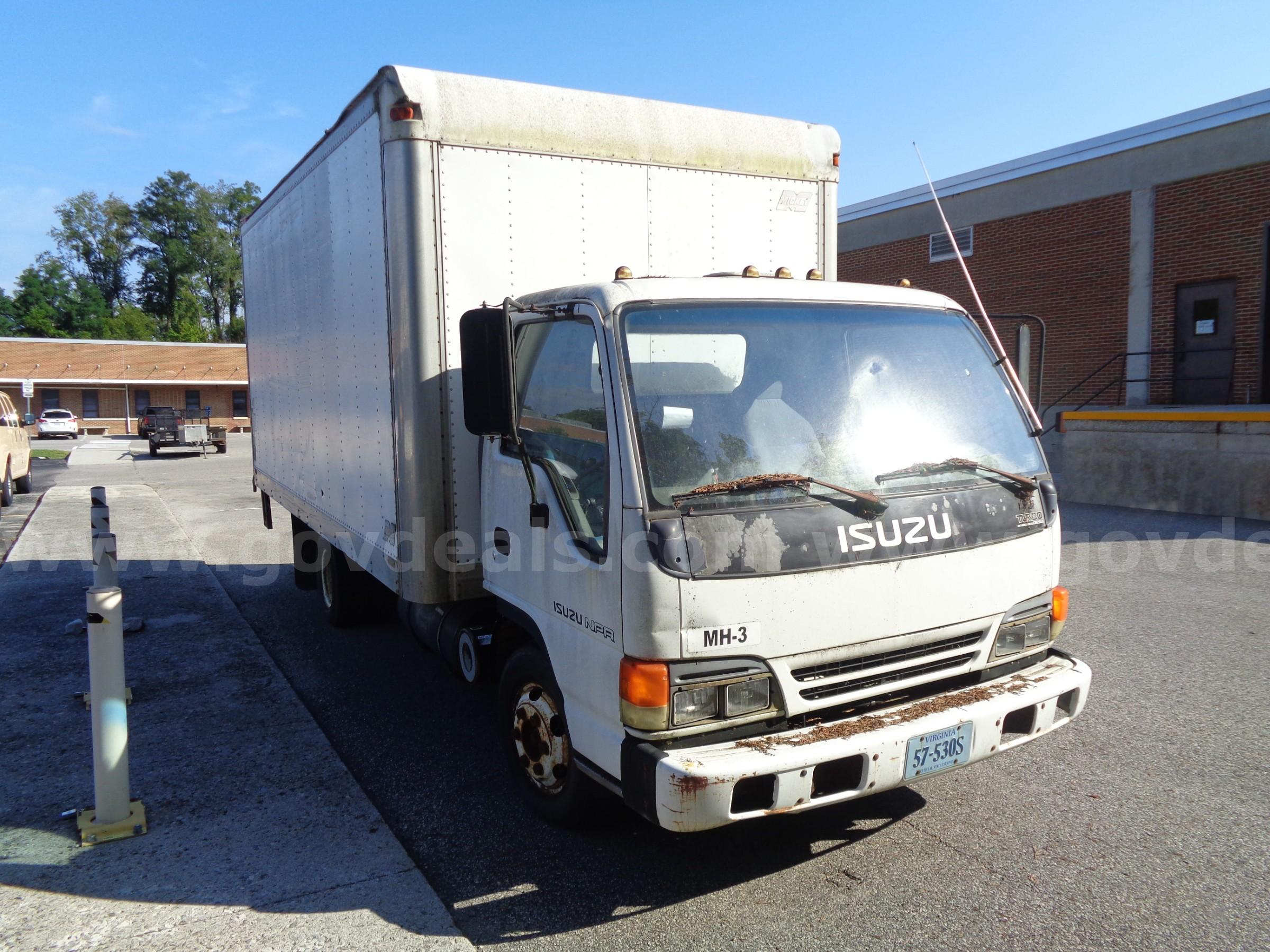1995 Isuzu NPR Box Truck Isuzu NPR Government Surplus Auction - Photo #2