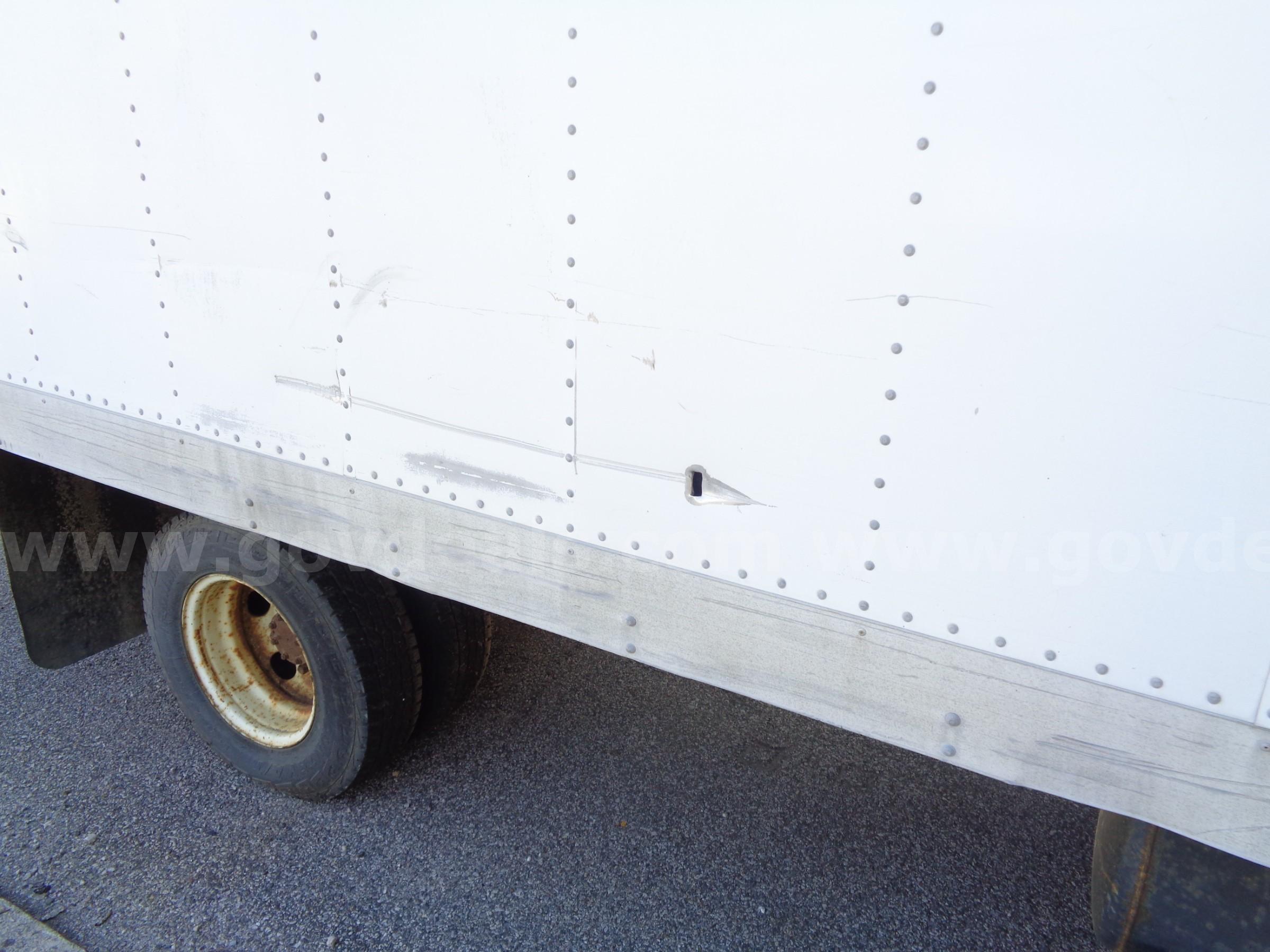 1995 Isuzu NPR Box Truck Isuzu NPR Government Surplus Auction - Photo #5