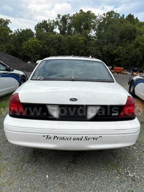 2011 Ford Crown Victoria Ford Crown Victoria Government Surplus Auction - Photo #3