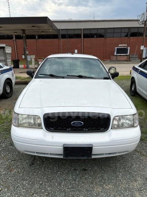 2011 Ford Crown Victoria Ford Crown Victoria Government Surplus Auction - Photo #6