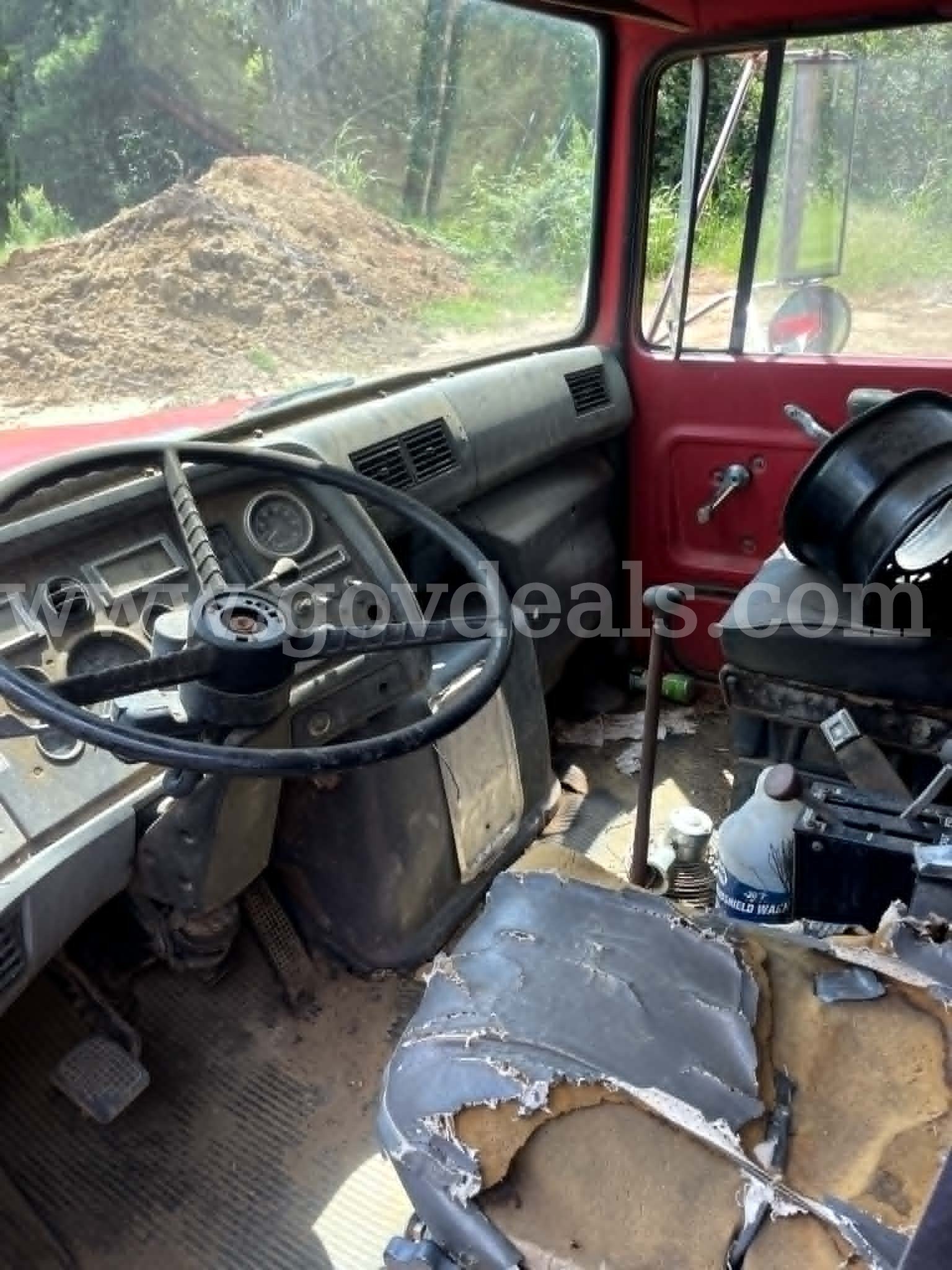 1994 Ford LN8000 Ford LN8000 Government Surplus Auction - Photo #3