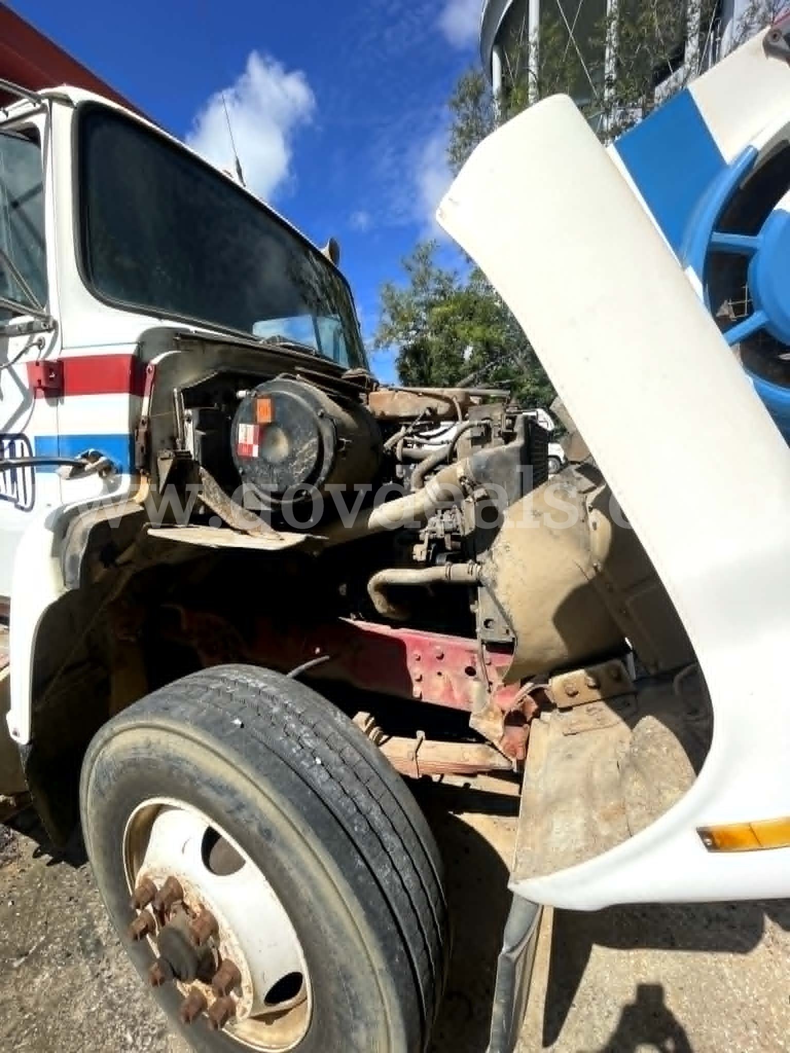 1994 Ford LN8000 Ford LN8000 Government Surplus Auction - Photo #2