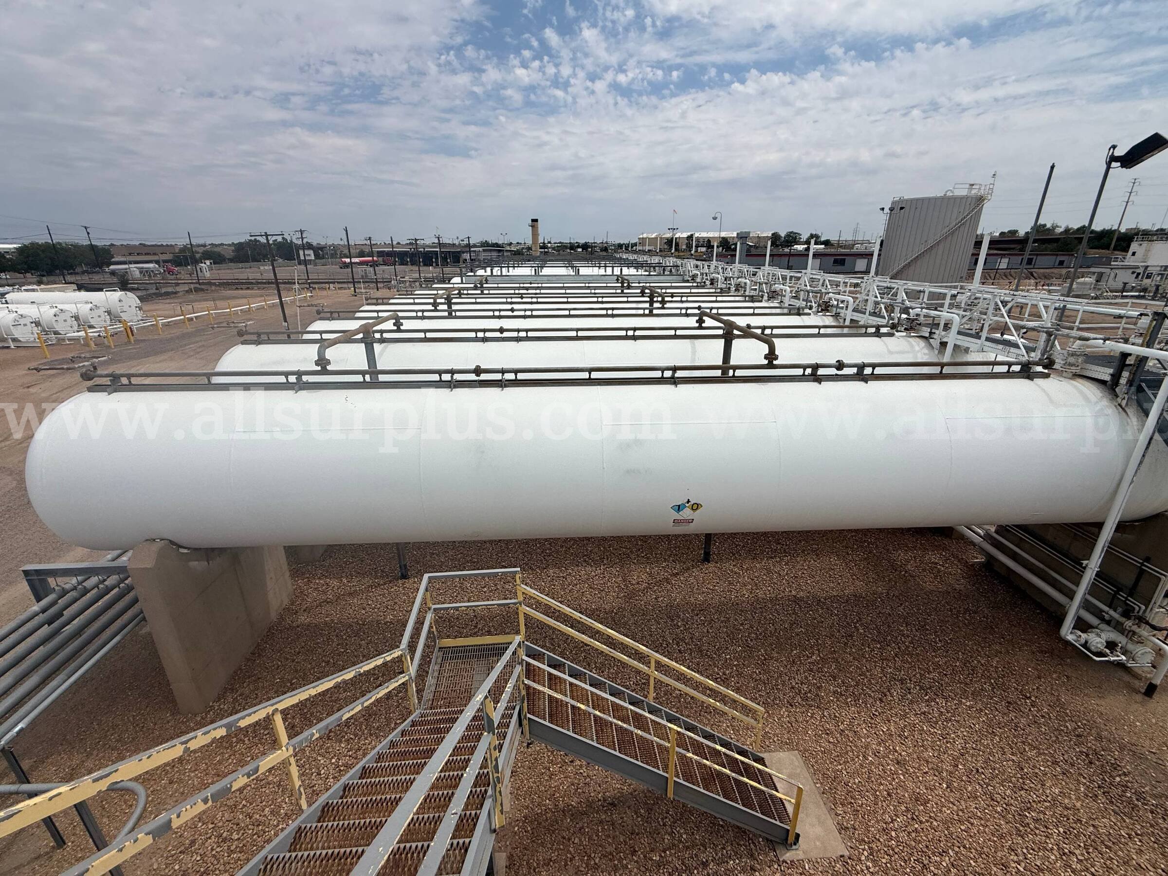 Propane Storage Vessels, 30,000 Gallon, 200PSI, & Riveted Vessel, Qty 8  000 Government Surplus Auction - Photo #2