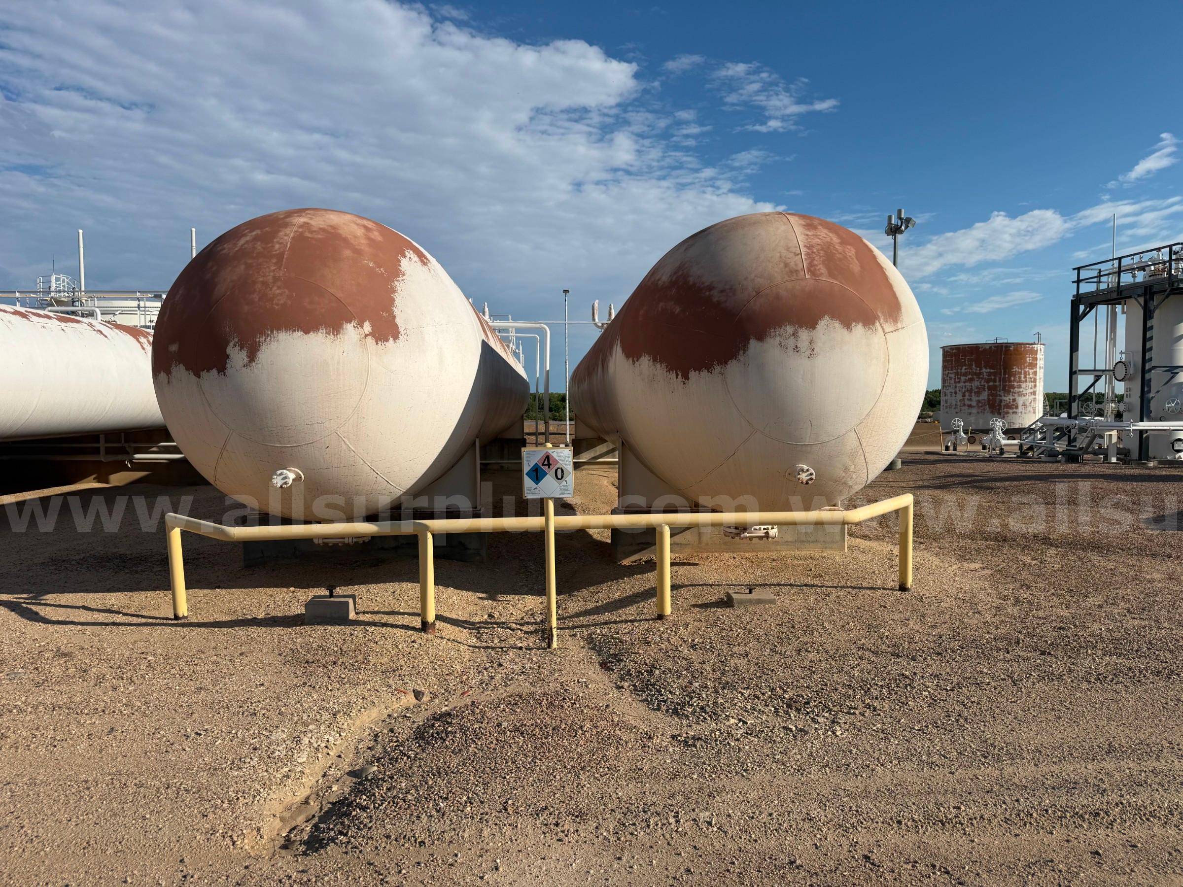Storage Vessels, 60,000 Gallon, 250PSI, 10ft-10in X 79ft, Qty 2 Riley-Beaird 000 Government Surplus Auction - Photo #3