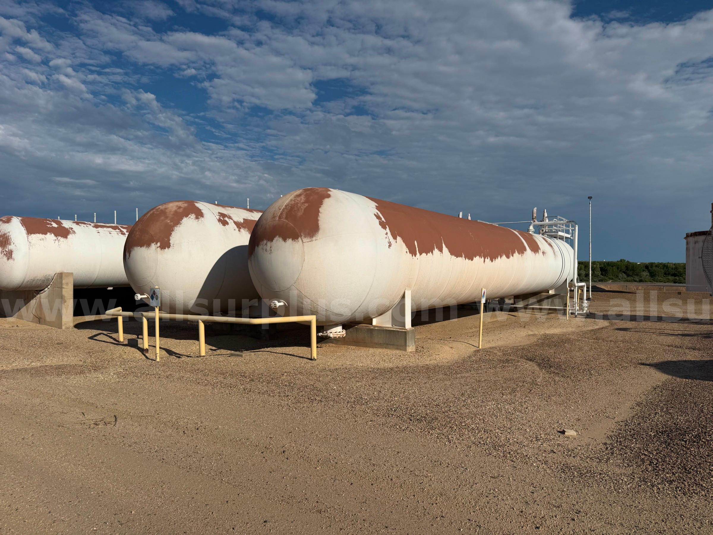 Storage Vessels, 60,000 Gallon, 250PSI, 10ft-10in X 79ft, Qty 2 Riley-Beaird 000 Government Surplus Auction - Photo #4