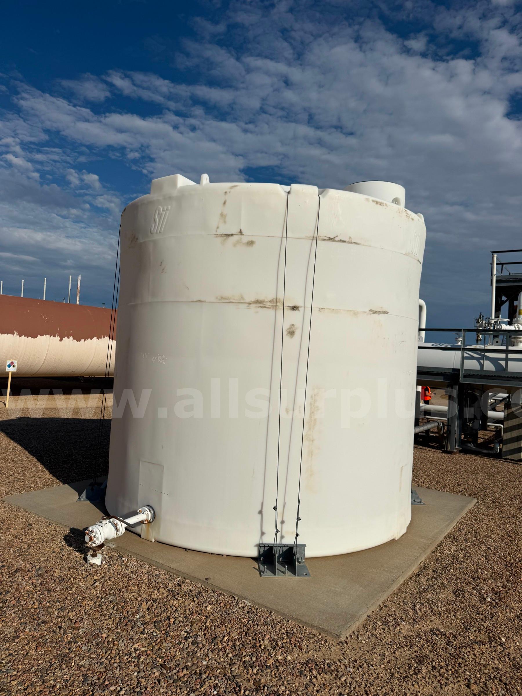 Vertical Plastic Tank, 9ft X 10ft, Qty 1   Government Surplus Auction - Primary Photo