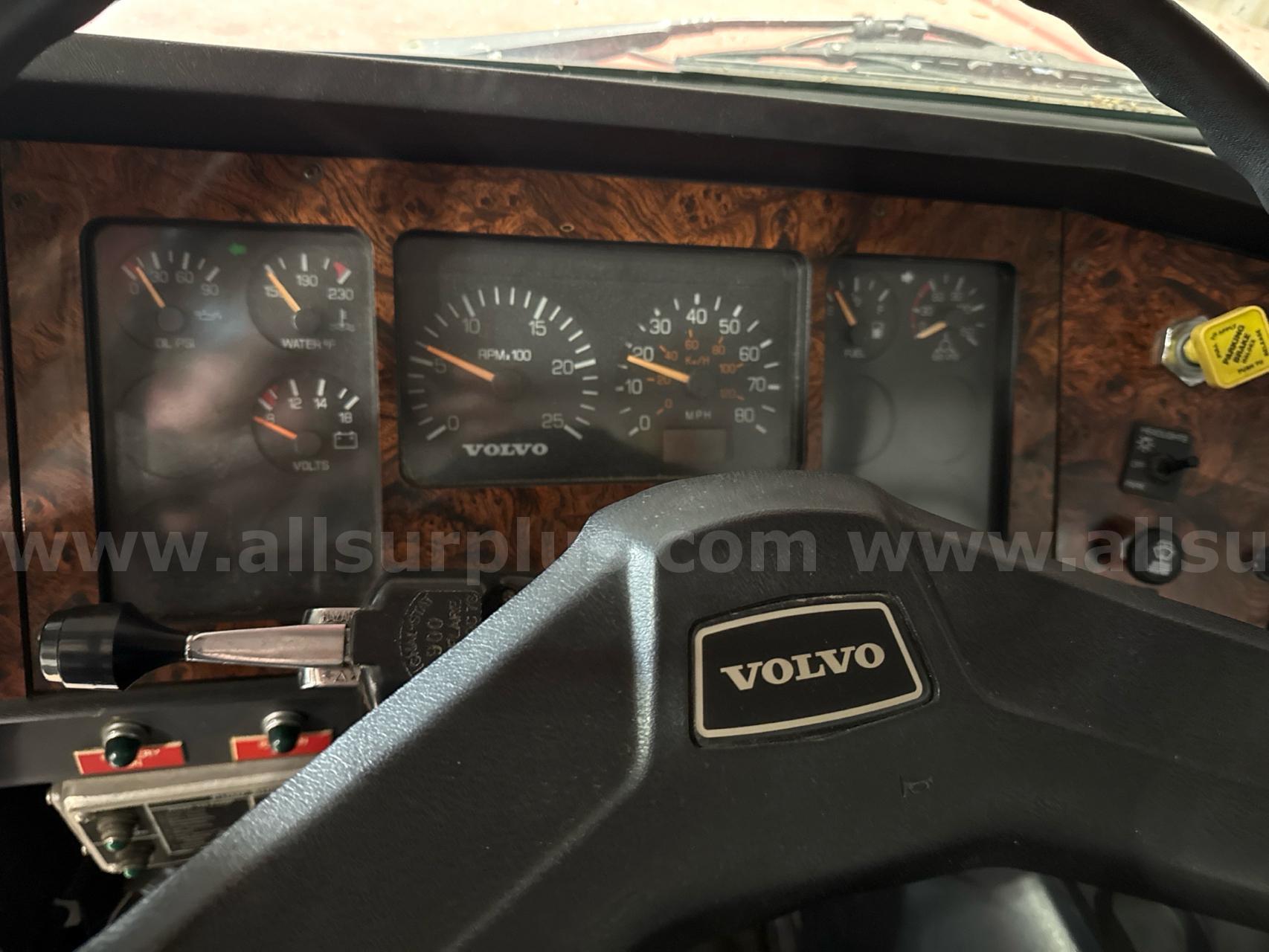 2000 Volvo VCL Fire Truck Volvo VCL Government Surplus Auction - Photo #3