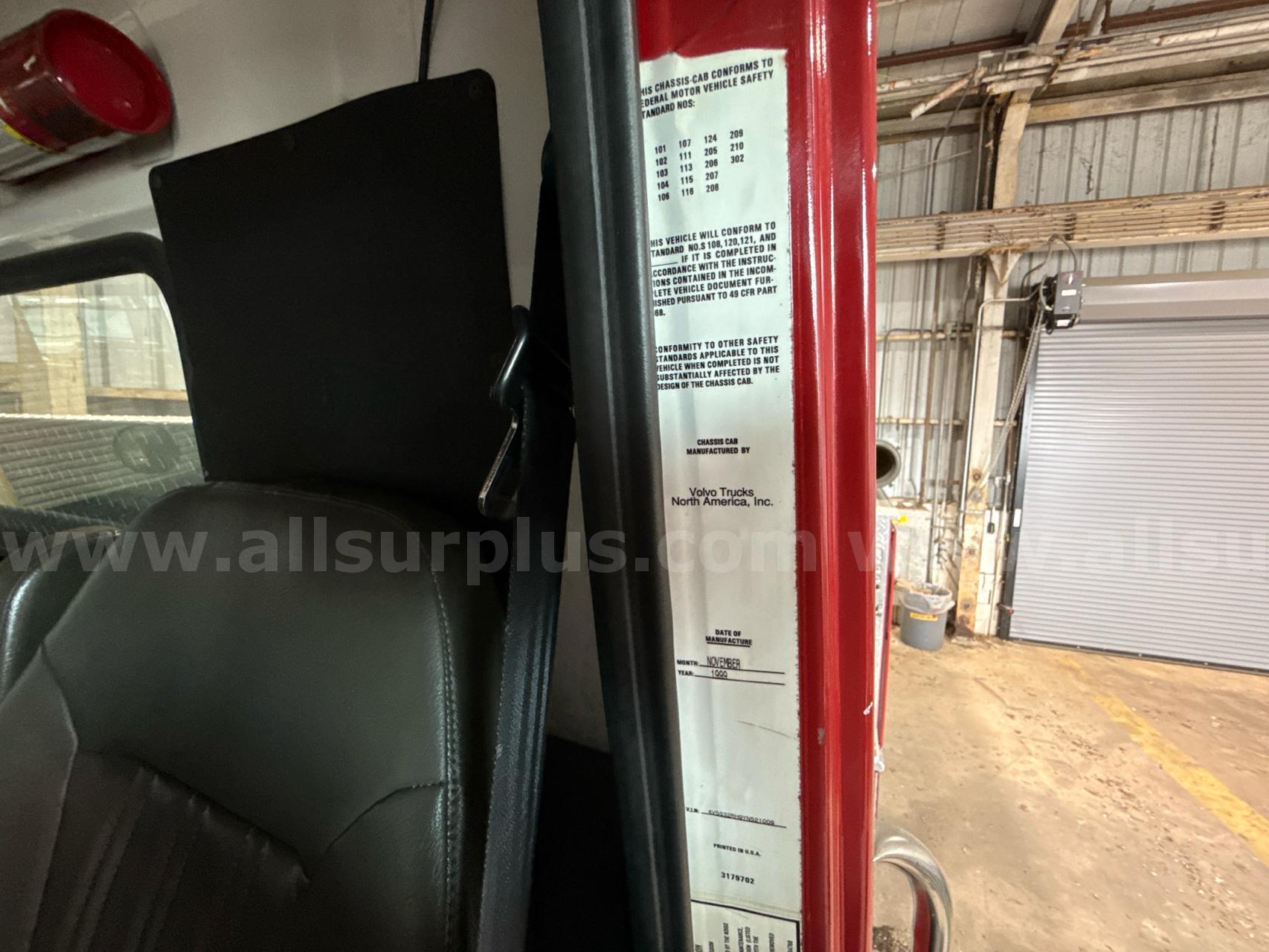 2000 Volvo VCL Fire Truck Volvo VCL Government Surplus Auction - Photo #5