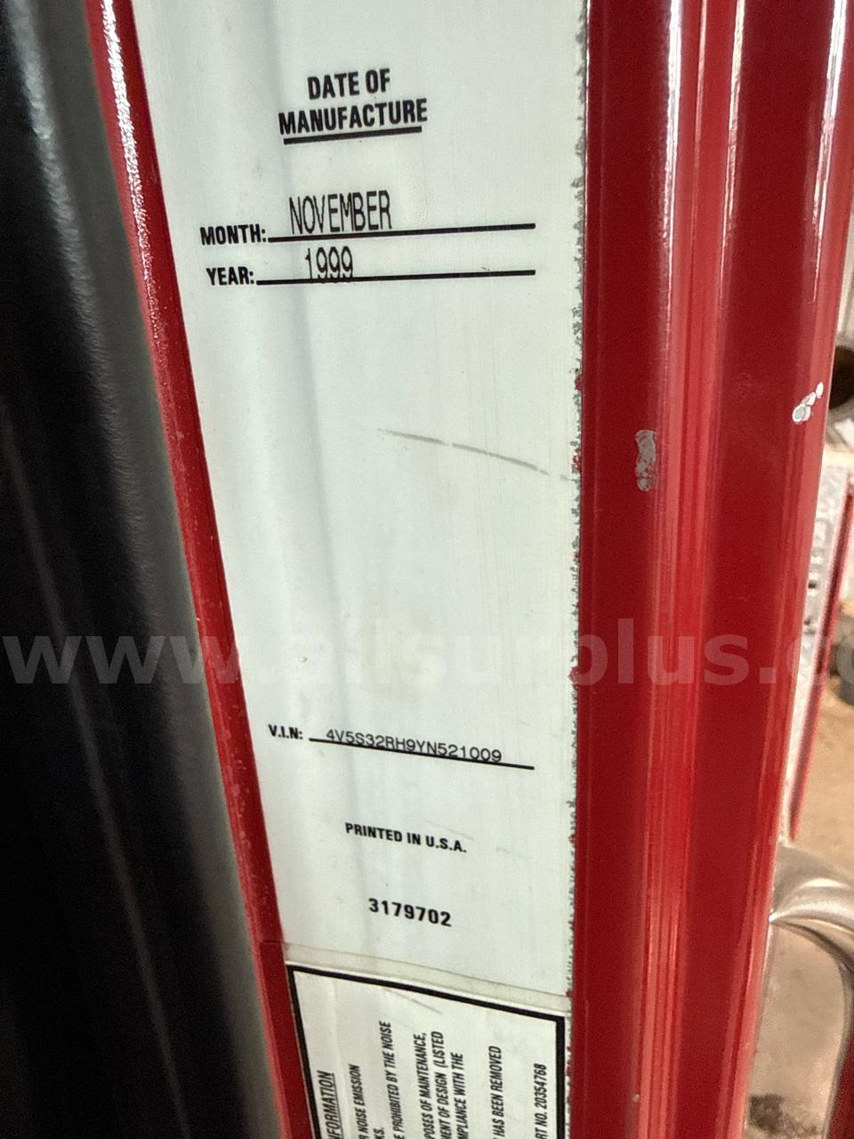 2000 Volvo VCL Fire Truck Volvo VCL Government Surplus Auction - Photo #6