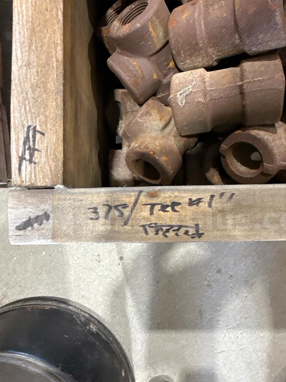 Fittings, 1in, Tees, Unions,Thrd, Qty Approx 910  910 Government Surplus Auction - Photo #3