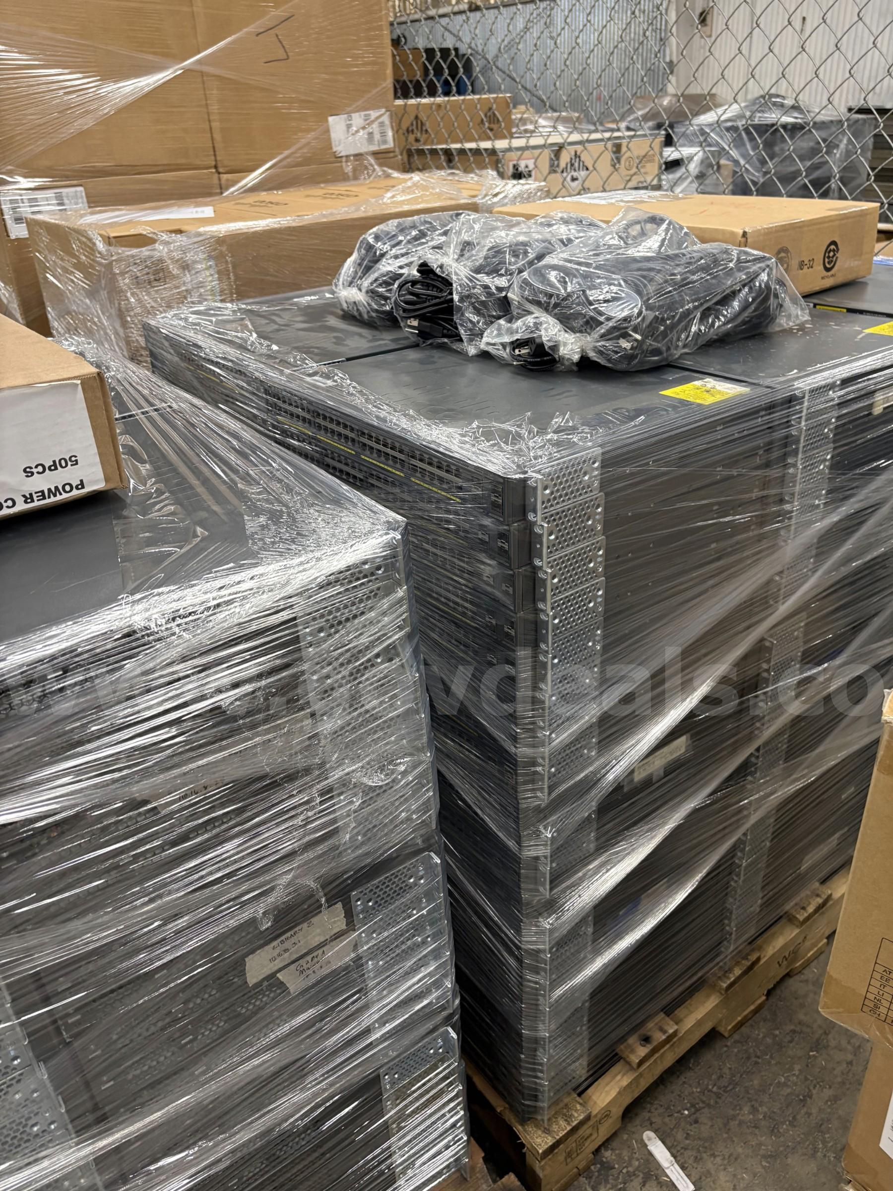 Cisco Catalyst Switches w(7NIB) Cisco  Government Surplus Auction - Photo #2
