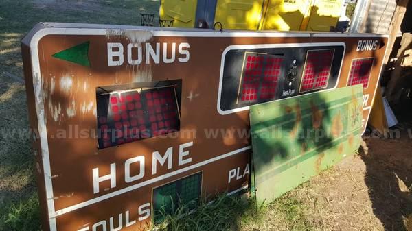 INDOOR/OUTDOOR SCORE BOARD   Government Surplus Auction - Primary Photo