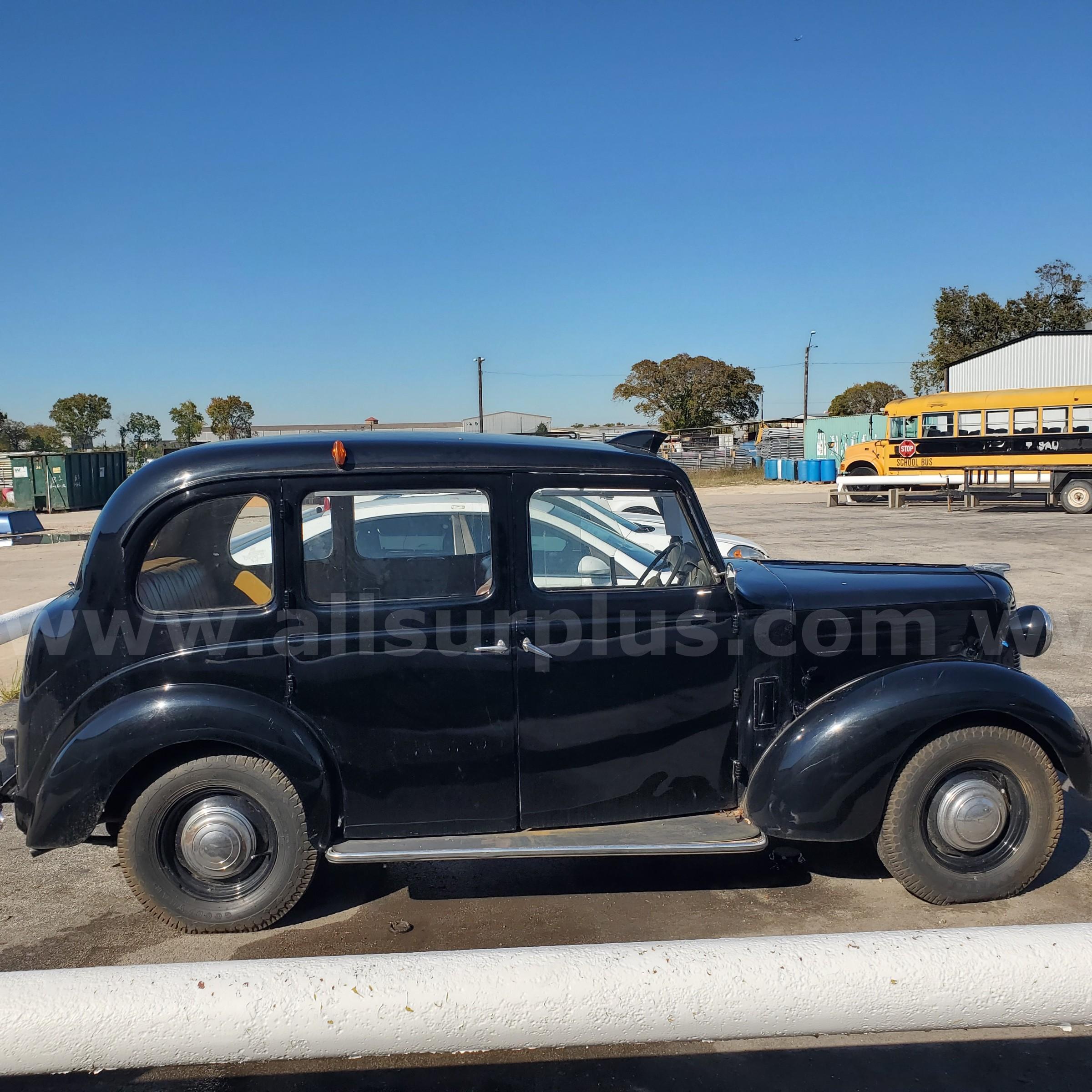1956 AUSTIN FX3 LONDON TAXI   Government Surplus Auction - Primary Photo