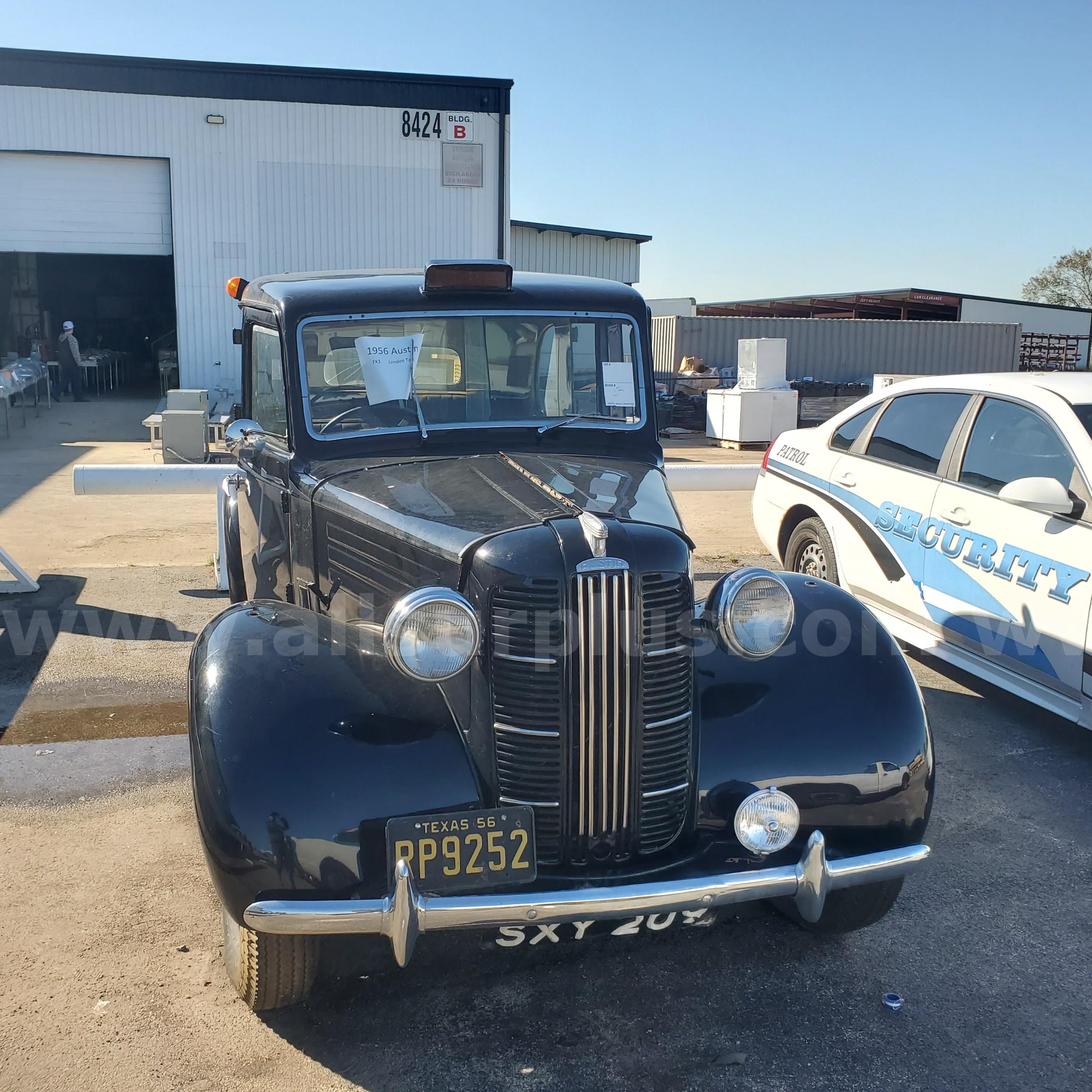 1956 AUSTIN FX3 LONDON TAXI   Government Surplus Auction - Photo #3