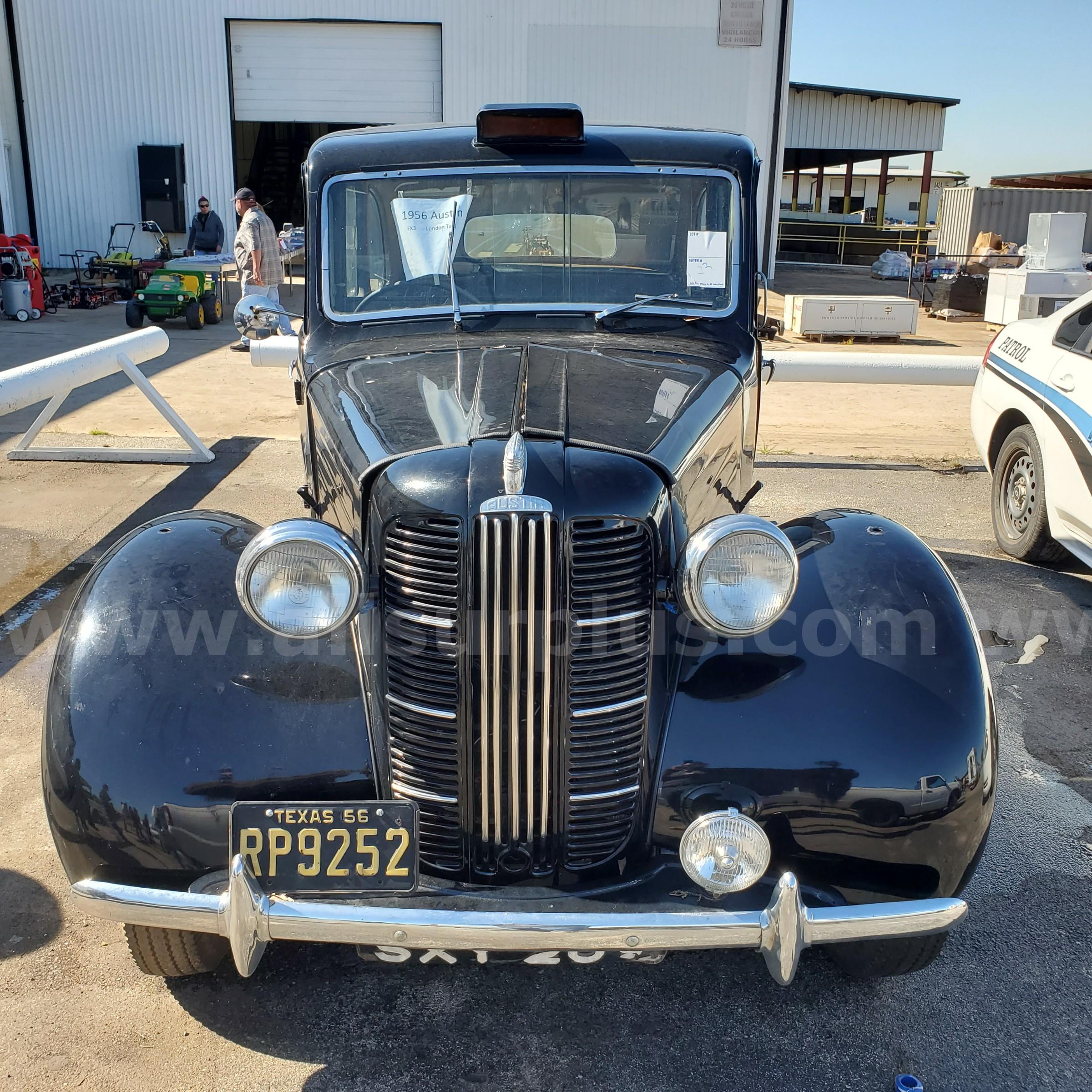 1956 AUSTIN FX3 LONDON TAXI   Government Surplus Auction - Photo #5