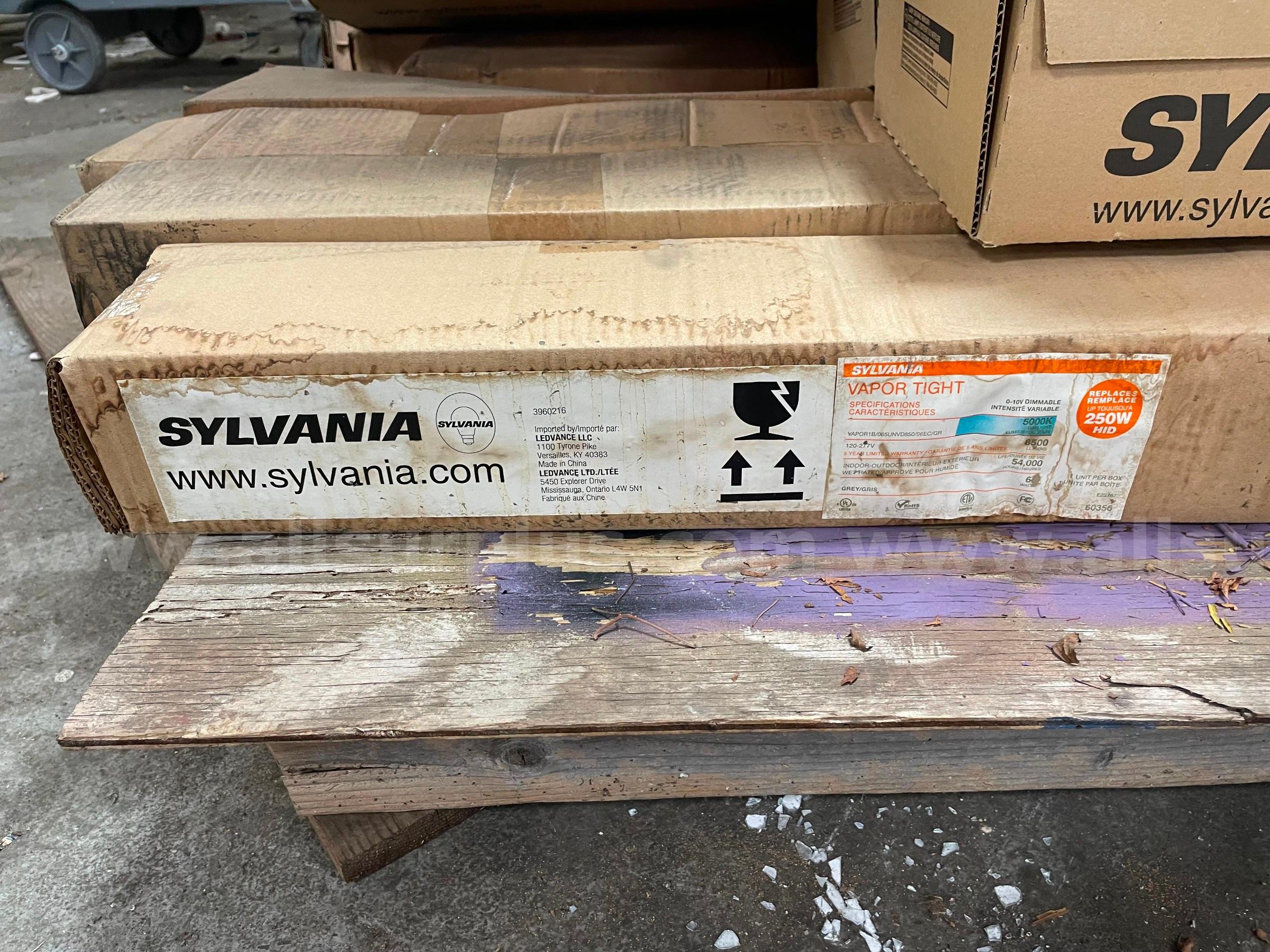 (1) PALLET OF VARIOUS  LIGHTING   Government Surplus Auction - Photo #5