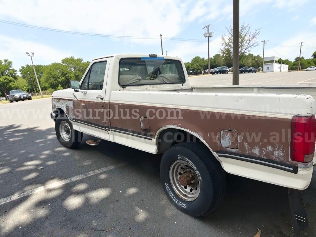 1990 Ford F-250 Reg. Cab 2WD Ford F-250 Government Surplus Auction - Primary Photo