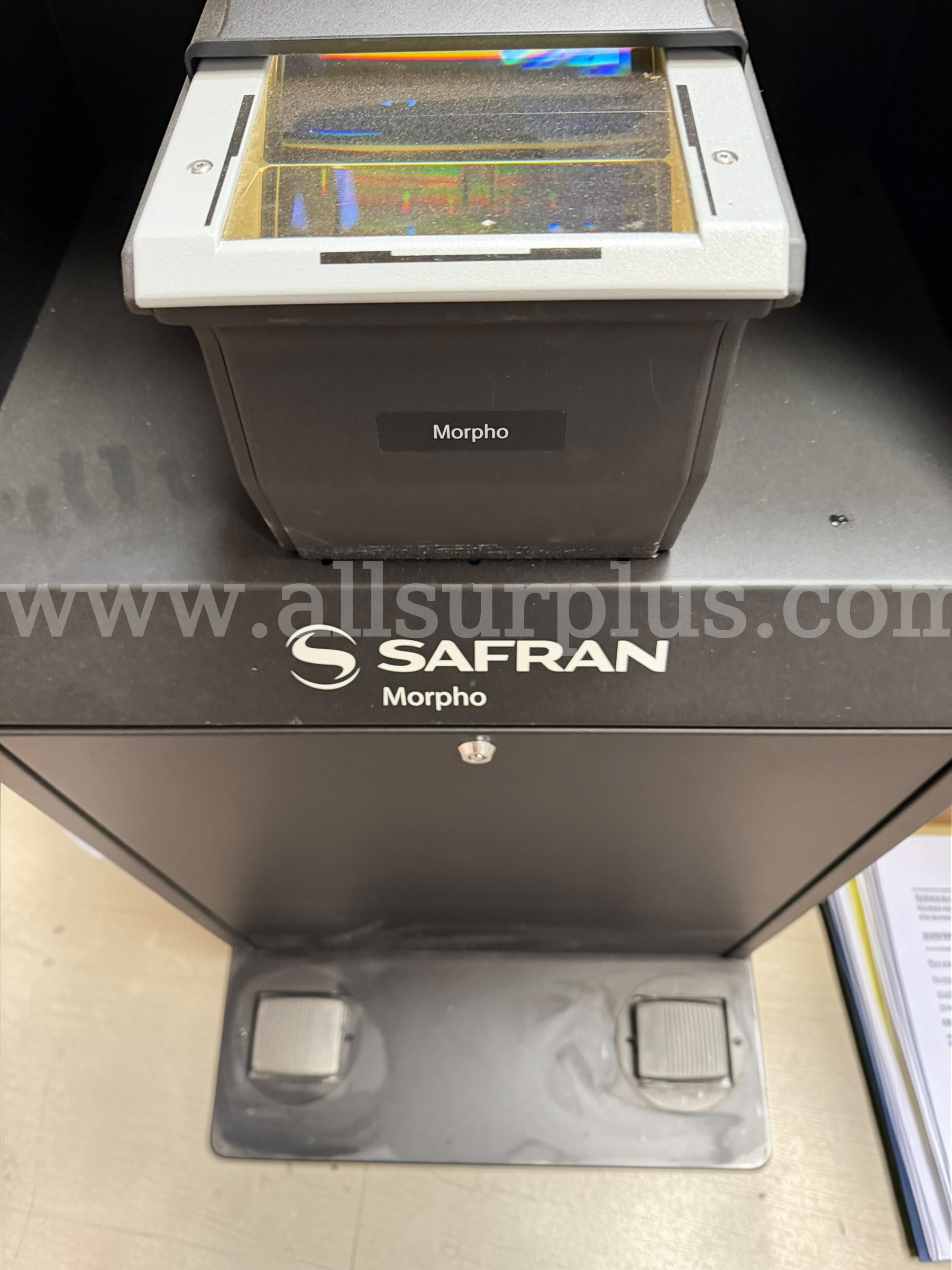 Safran MorphoTrak LiveScan kiosk / LiveScan biometric capture systems SANFRAN LIVESCAN CABINET PPI500 Government Surplus Auction - Primary Photo