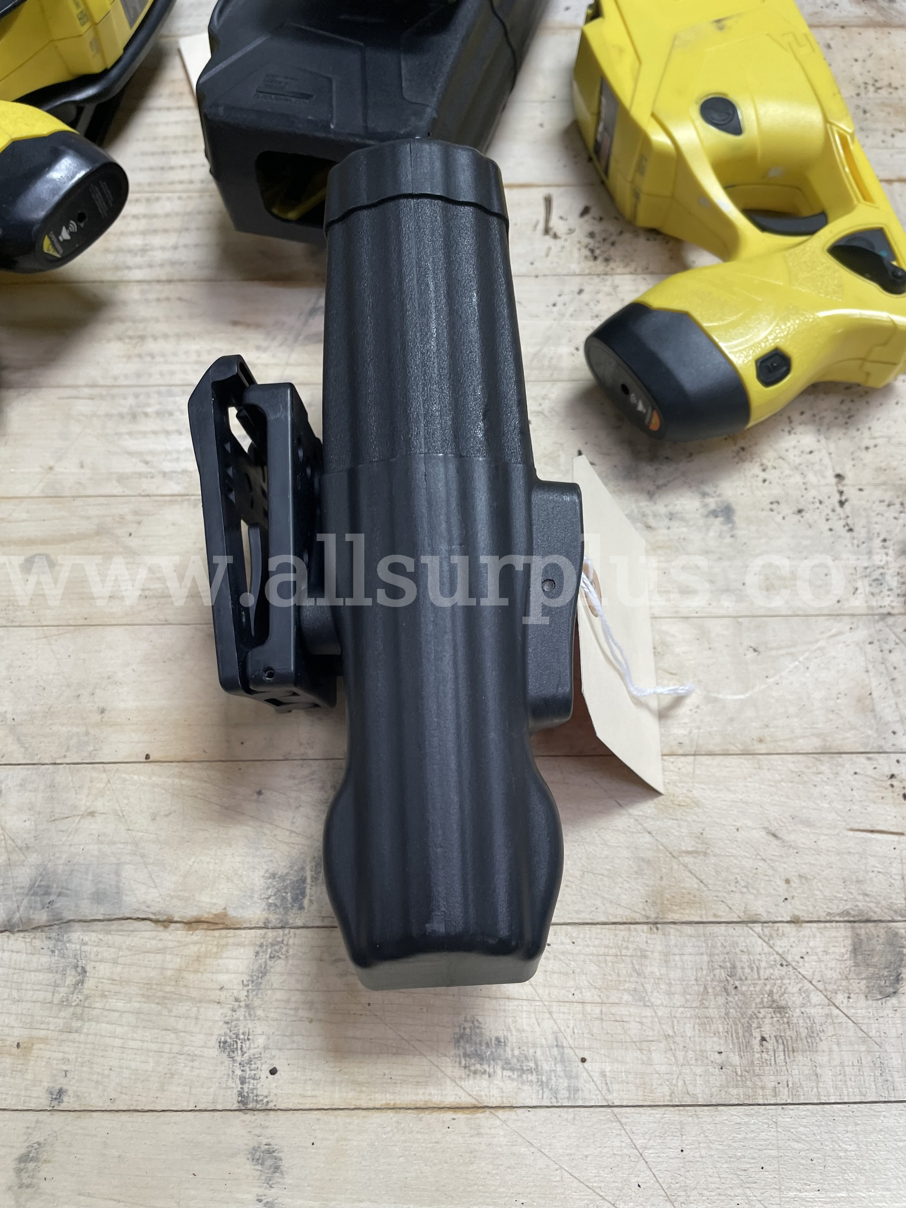 (10)TASER X2 Conducted Electrical Weapon (CEW) in Yellow excellent condition W/BELT HOLSTERSO   Government Surplus Auction - Photo #3