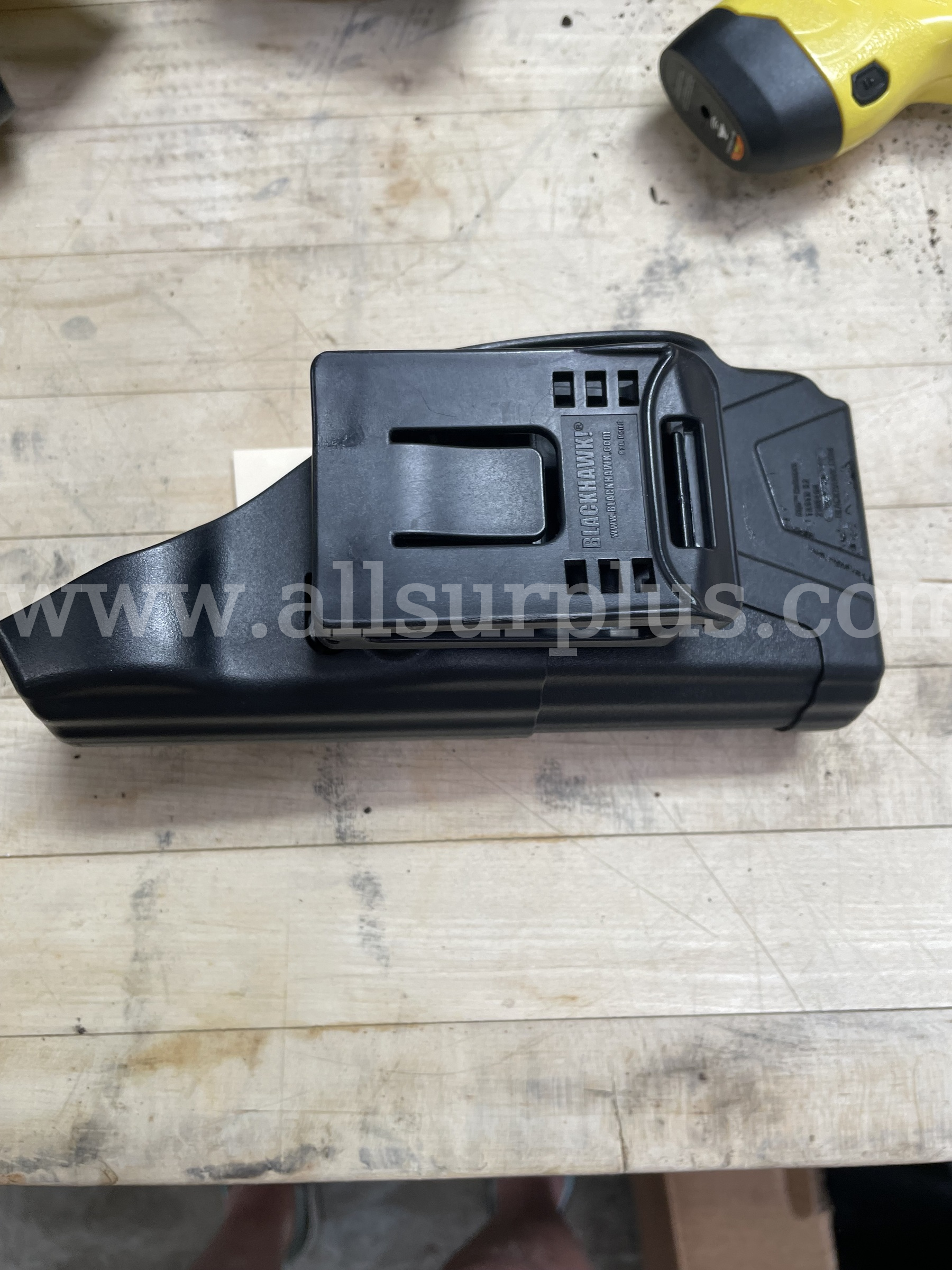 (10)TASER X2 Conducted Electrical Weapon (CEW) in Yellow excellent condition W/BELT HOLSTERSO   Government Surplus Auction - Photo #4