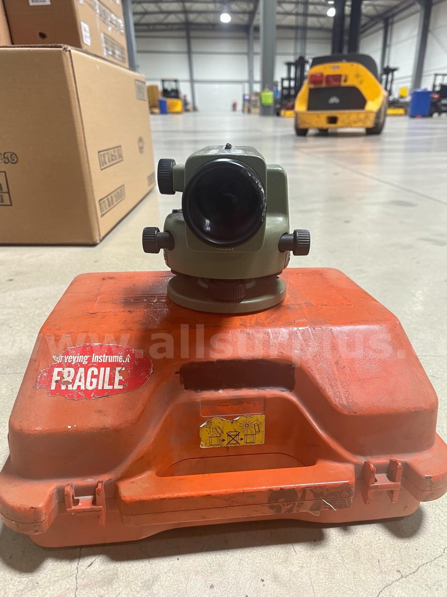 WILD NA2/NAK2 Automatic Precise Survey Level for High Accuracy Area Levelling Wild NA2 Government Surplus Auction - Photo #3