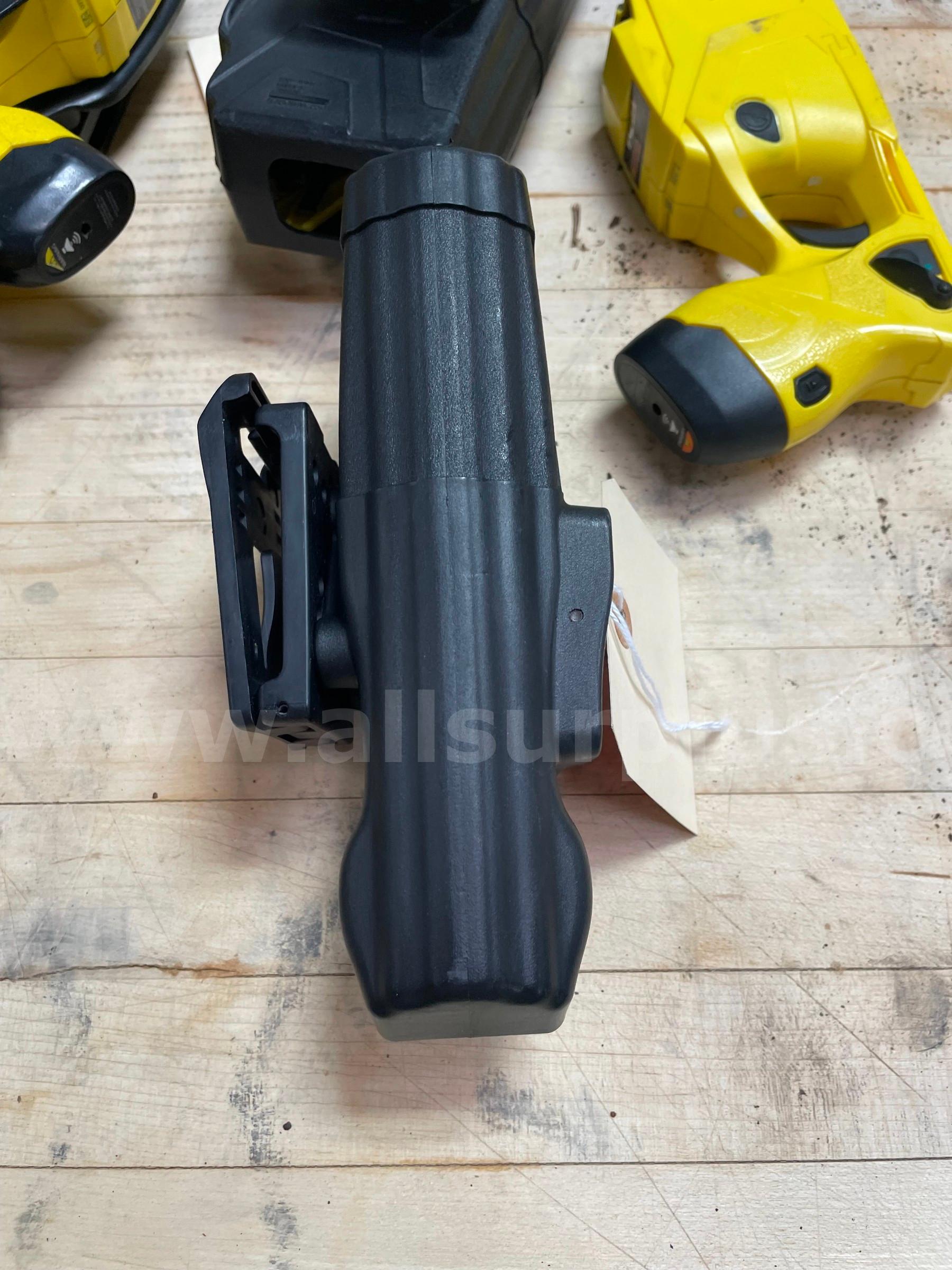 (10)TASER X2 Conducted Electrical Weapon (CEW) in Yellow excellent condition W/BELT HOLSTERSO   Government Surplus Auction - Photo #3