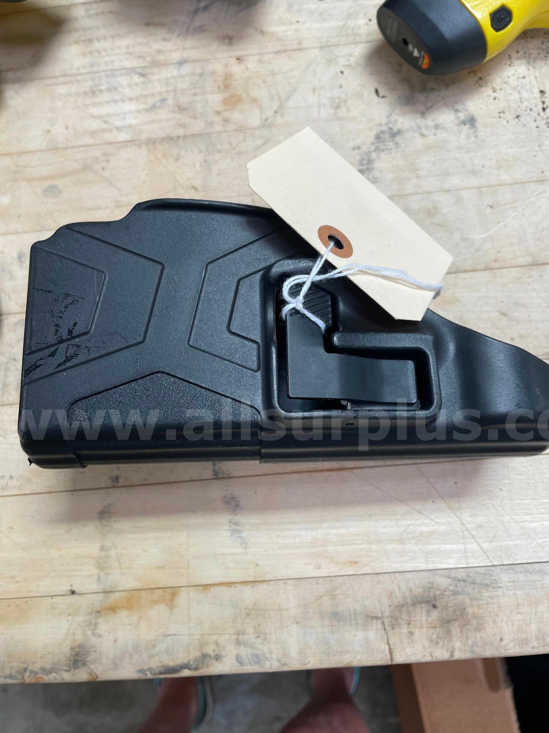 (10)TASER X2 Conducted Electrical Weapon (CEW) in Yellow excellent condition W/BELT HOLSTERSO   Government Surplus Auction - Photo #4