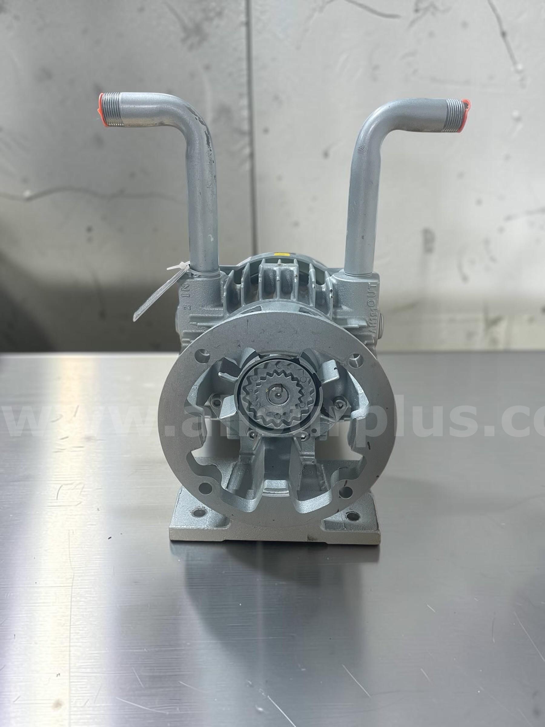 Gast 2567-V108 This is a 1.5 HP oil-less rotary vane vacuum pump / compressor (motorless, separate drive). HP 2567 Government Surplus Auction - Photo #3