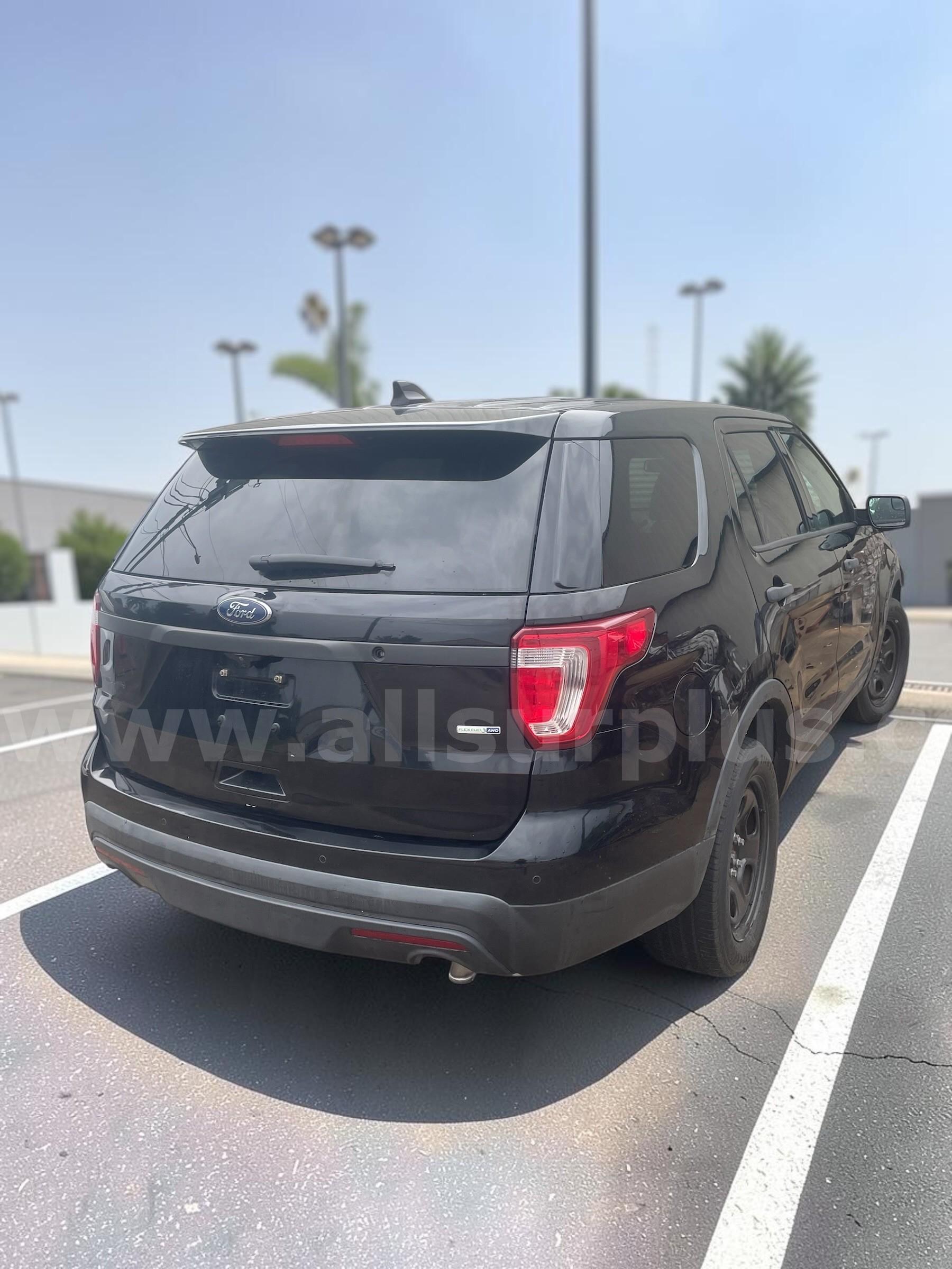 2016 Ford Explorer SUV – Black – 148,000 Miles – Runs & Drives Ford Explorer Government Surplus Auction - Photo #4