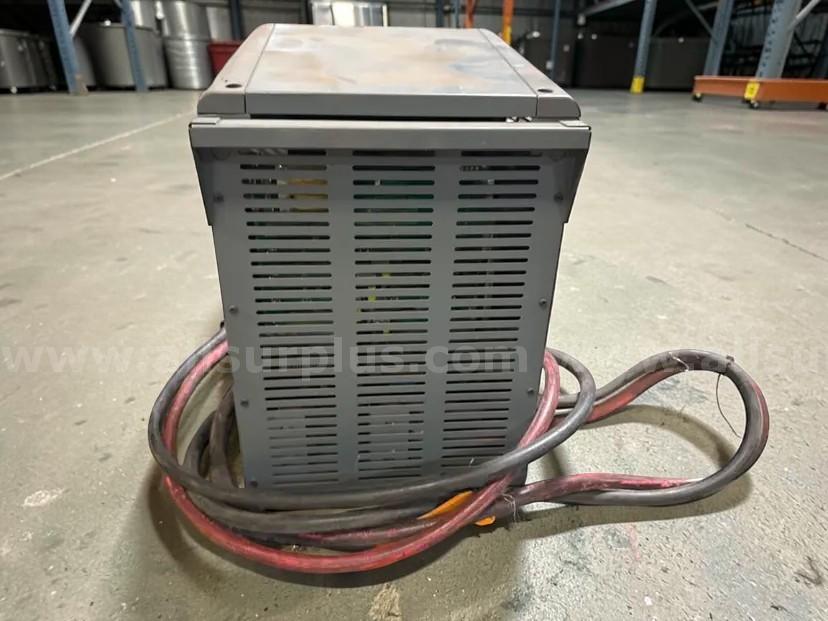 EnerSys E13-KP-5GE Fully Automatic Industrial Battery Charger – 3-Phase 240VAC  Charger Government Surplus Auction - Photo #4