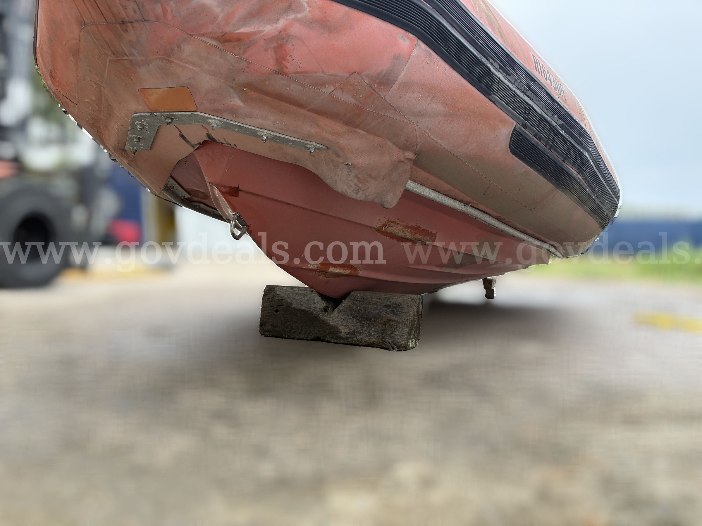 Single Lot of One (1) Zodiac Hurricane 530 & One (1) Evinrude 40HP Outboard Motor Zodiac Hurricane 530 Government Surplus Auction - Photo #4