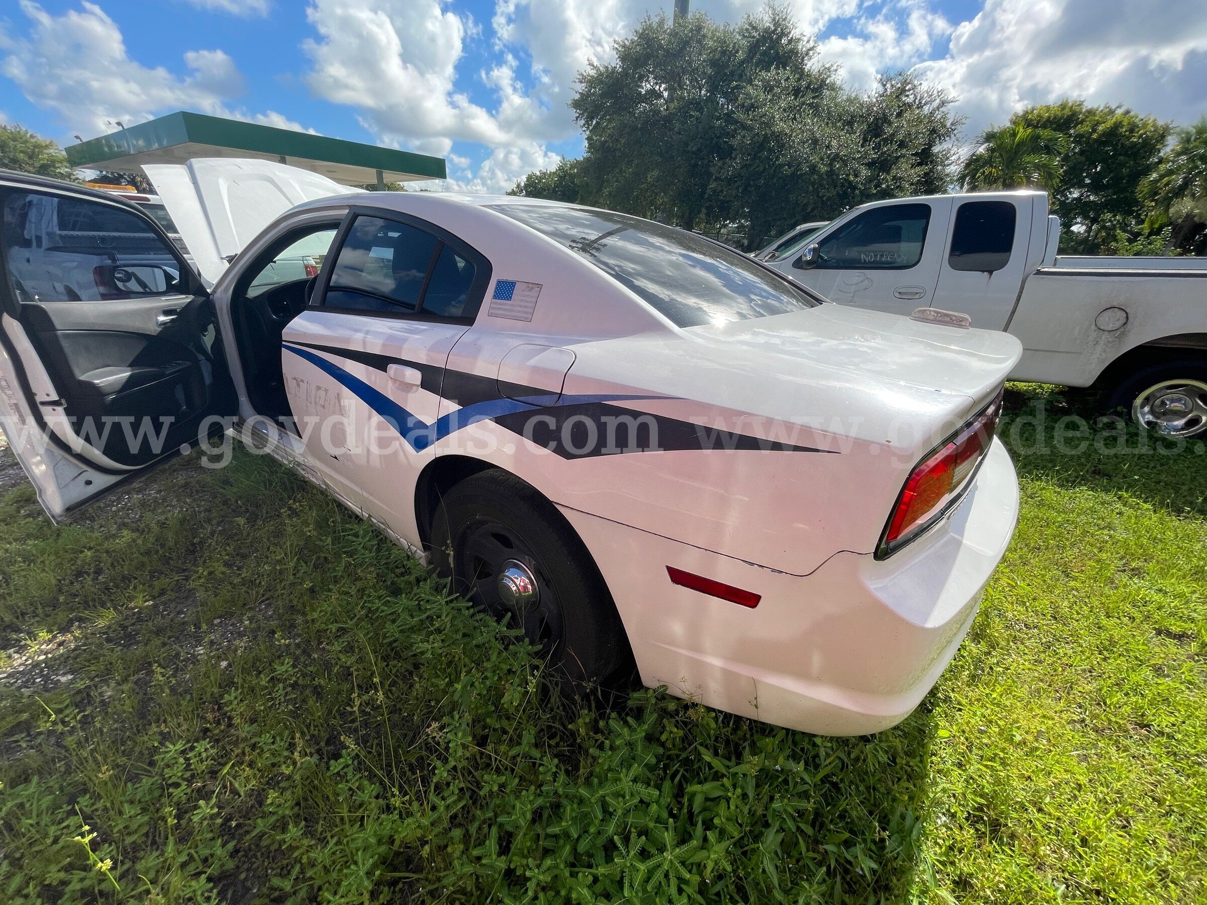 2011 Dodge Charger Dodge Charger Government Surplus Auction - Photo #2