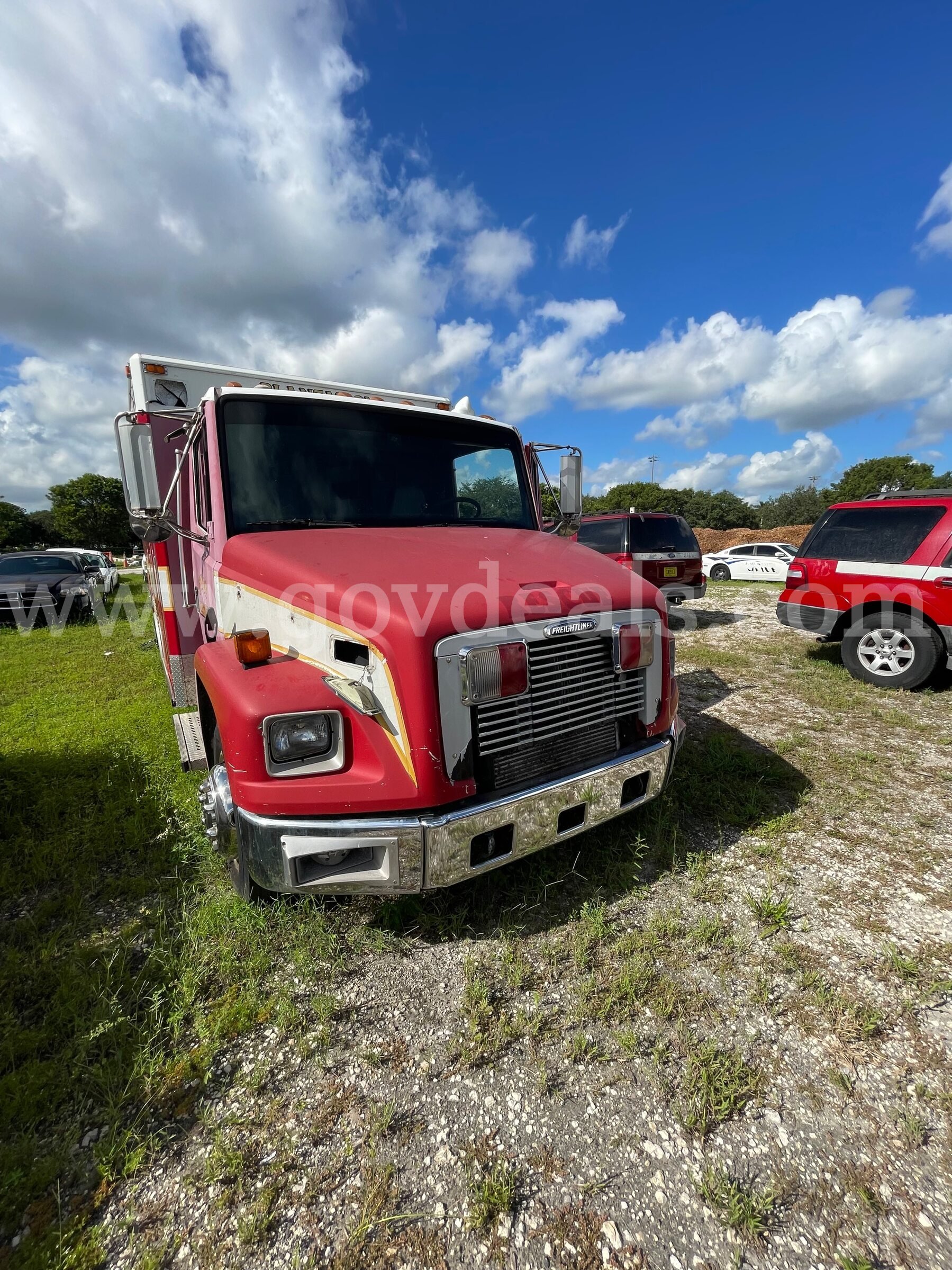 1996 Freightliner FL60 Freightliner FL60 Government Surplus Auction - Primary Photo