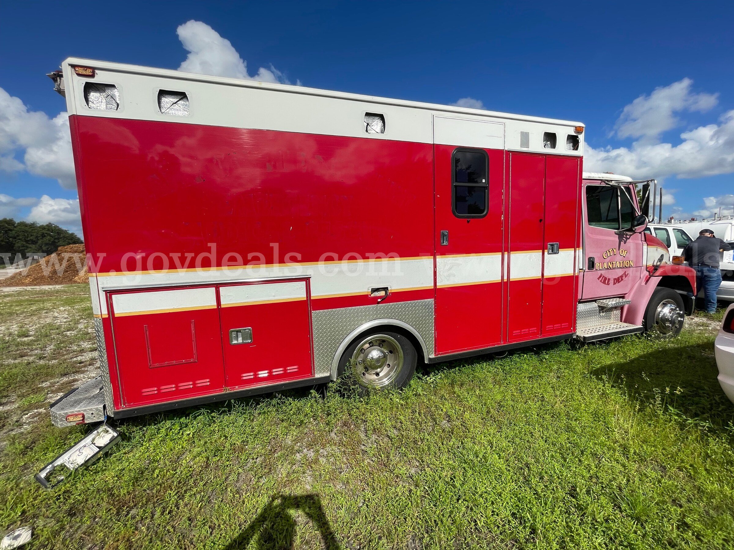 1996 Freightliner FL60 Freightliner FL60 Government Surplus Auction - Photo #6