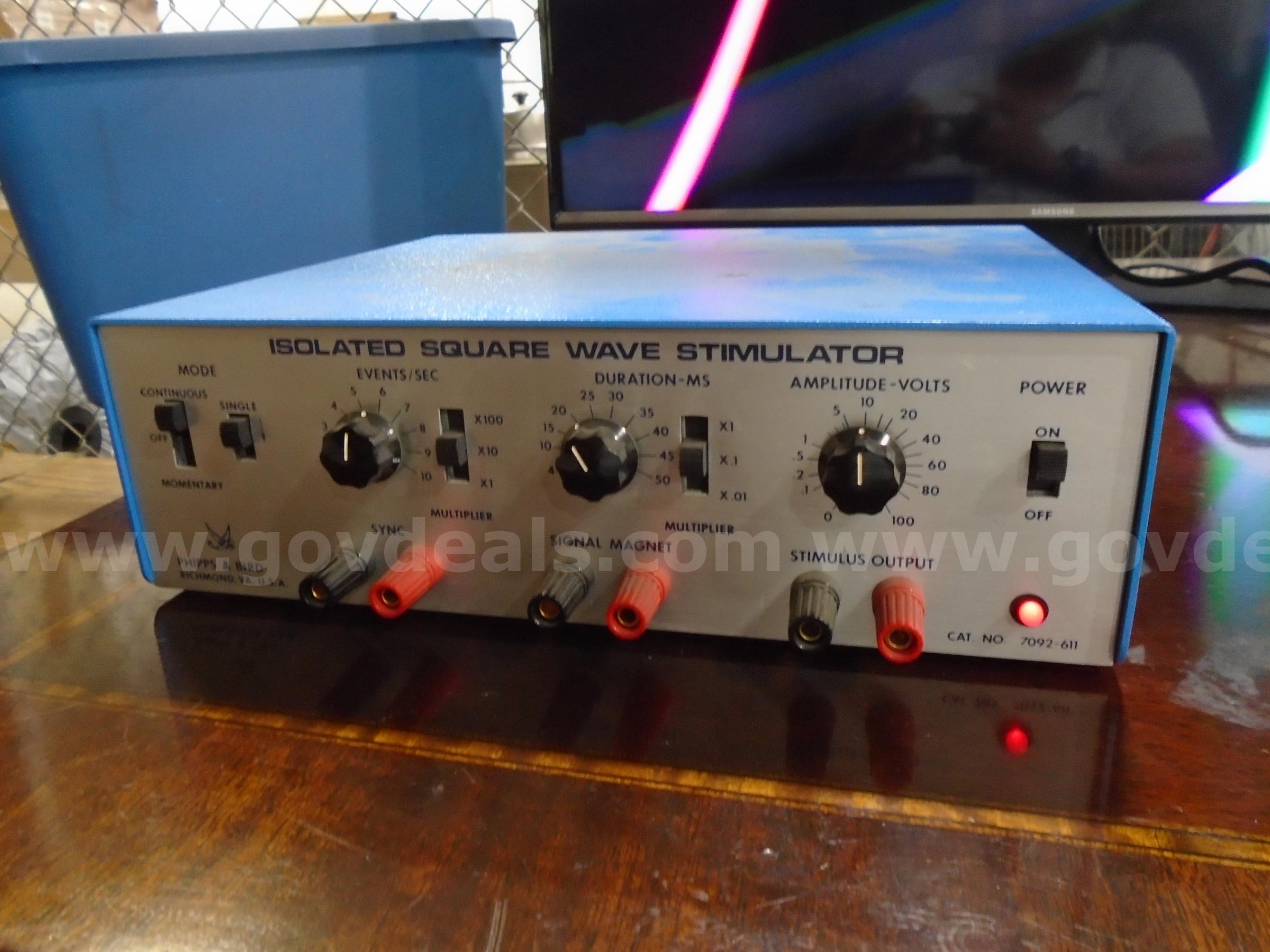 Isolated Square Wave Stimulator PHIPPS & BIRD CAT. NO 7092-611 Government Surplus Auction - Photo #2