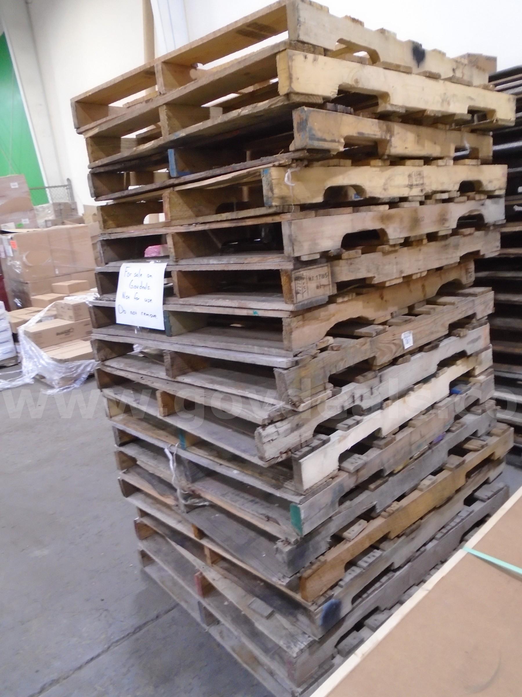 48"X 40" used wood pallets (stack of 16)   Government Surplus Auction - Photo #3
