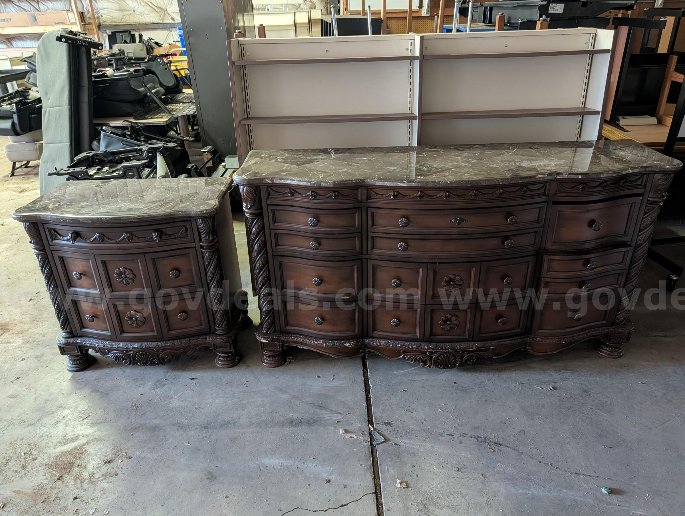 Matching Set of Chest of Drawers   Government Surplus Auction - Primary Photo