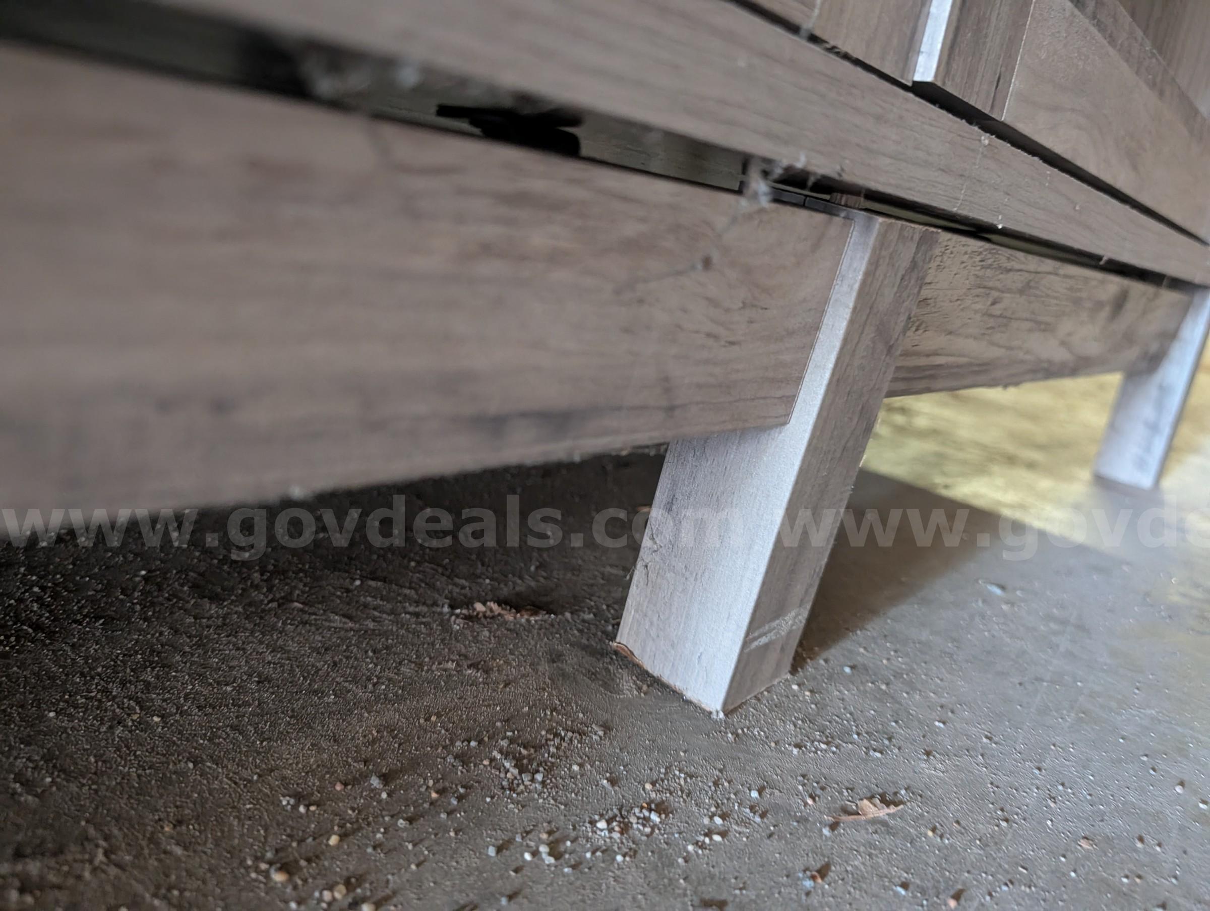 TV Stand / Media Cabinet   Government Surplus Auction - Photo #5