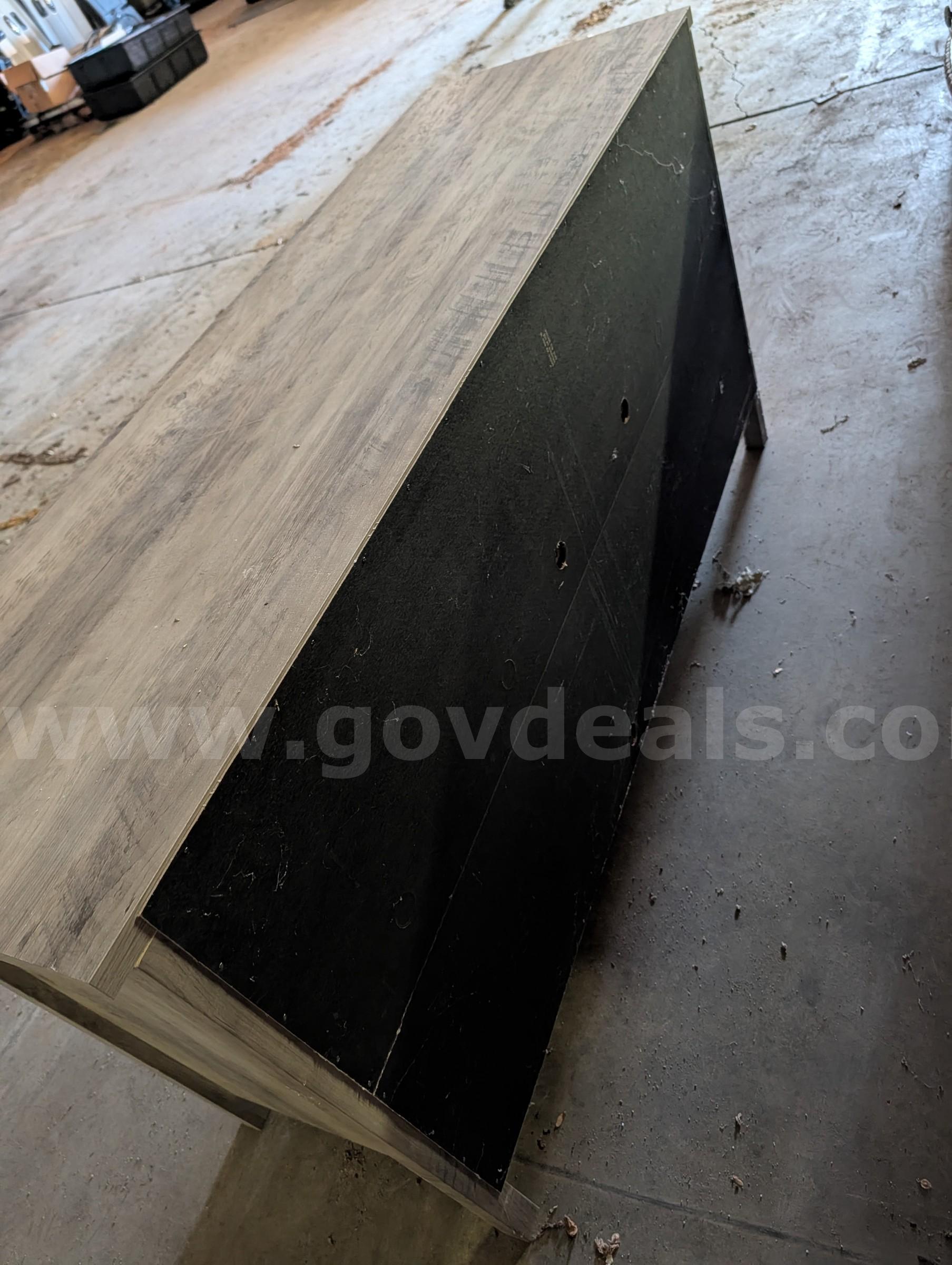 TV Stand / Media Cabinet   Government Surplus Auction - Photo #6
