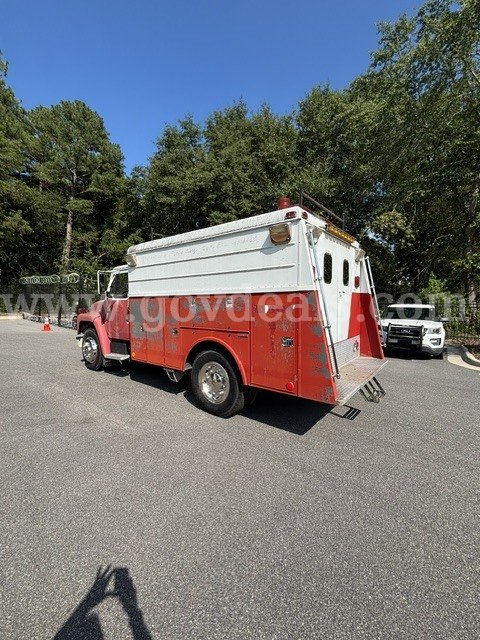 1986 International S1654 with reading body model 132PR International S1654 Government Surplus Auction - Photo #3