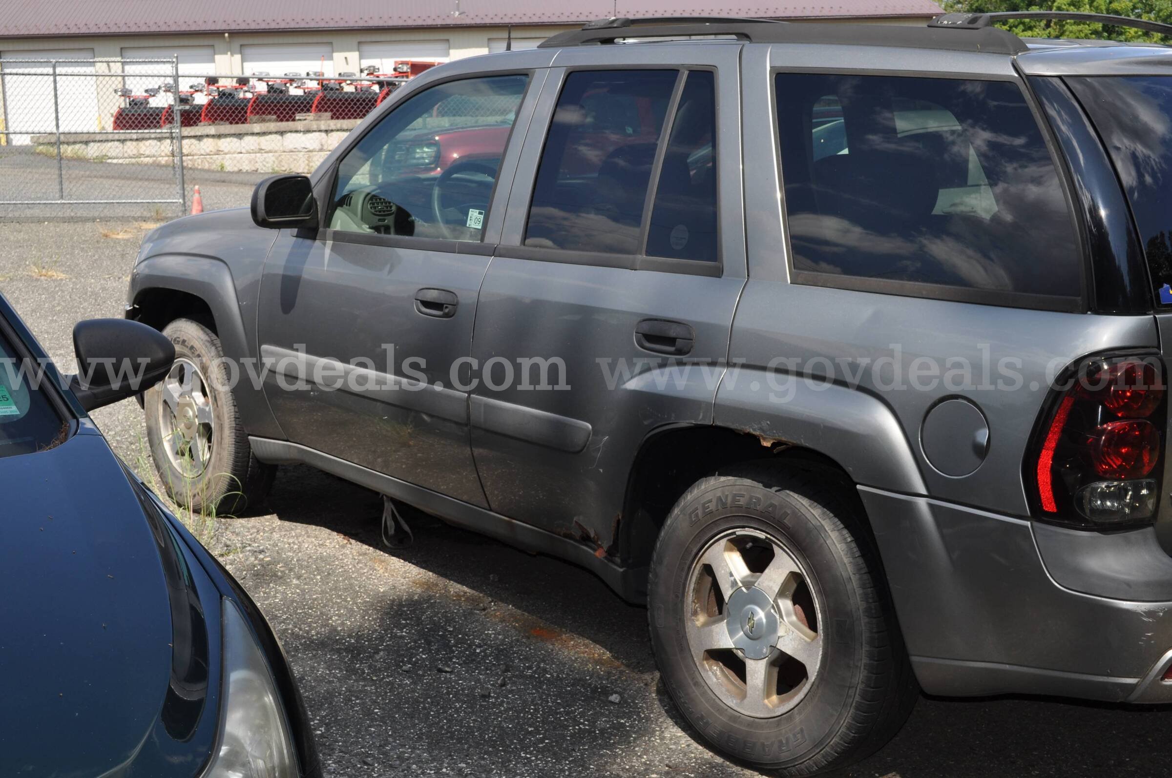 2005 Chevrolet TrailBlazer Chevrolet TrailBlazer Government Surplus Auction - Photo #3