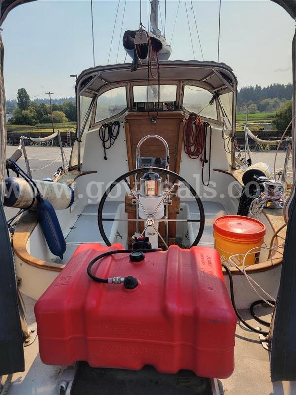 1989 36' Cascade Sailboat "STAR" Cascade 36 Sailboat Government Surplus Auction - Photo #3