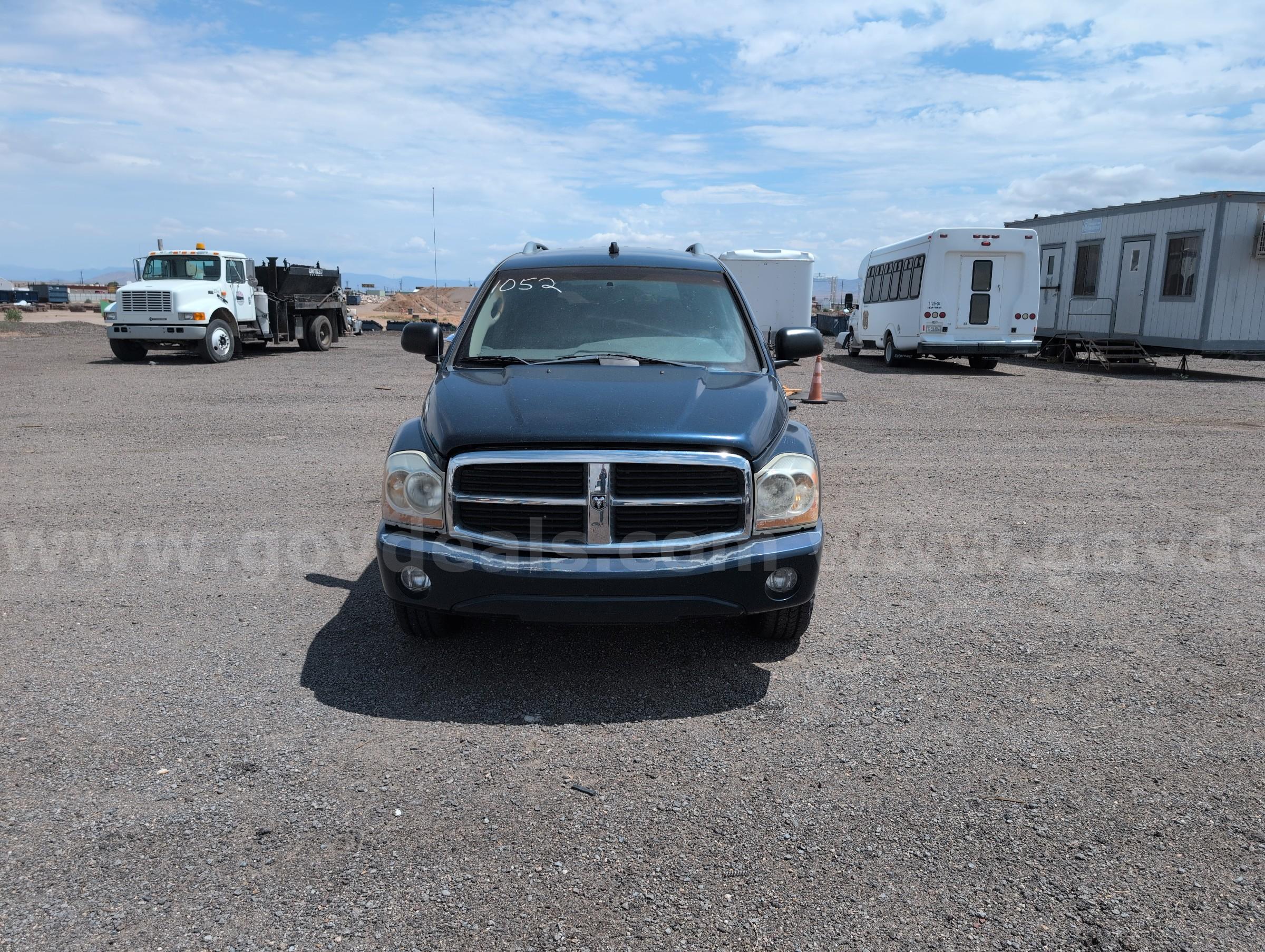2005 Dodge Durango SLT 4WD Dodge Durango Government Surplus Auction - Photo #2